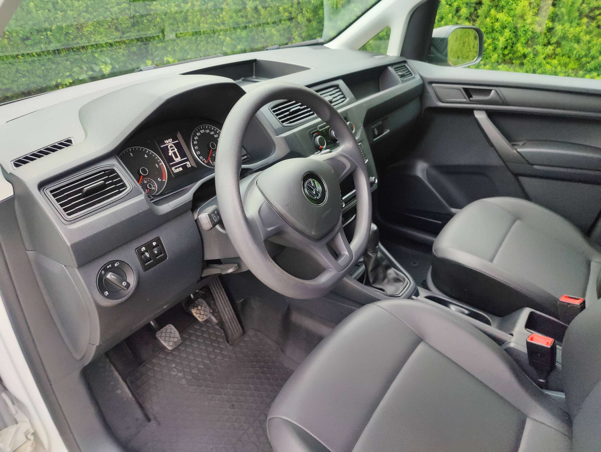 c7319feb-9379-4b3c-9832-c72580e9ef4d9-volkswagen-caddy-2-0-cr-tdi-scr-eu6-20260708.jpg