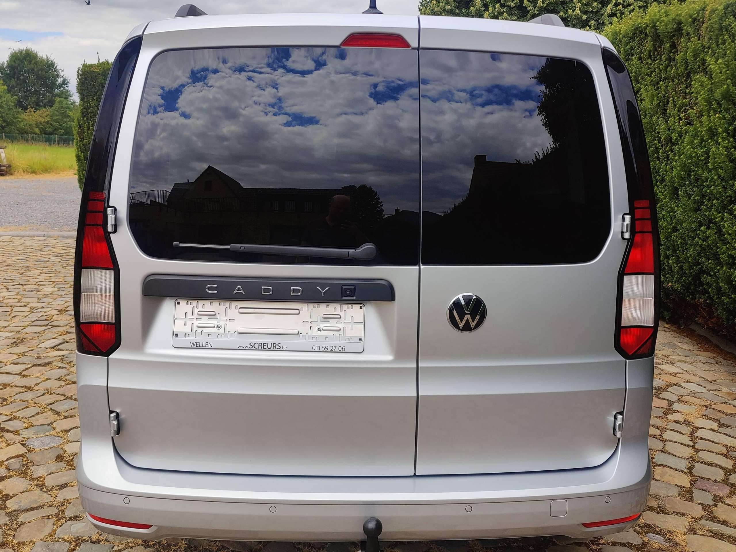 dc1f7813-b813-416e-a845-f0b51070199f6-volkswagen-caddy-caddy-maxi-2-0-tdi-drive-5-plaatsen-licht-vracht-5-places-utilitaire-20260731.jpg