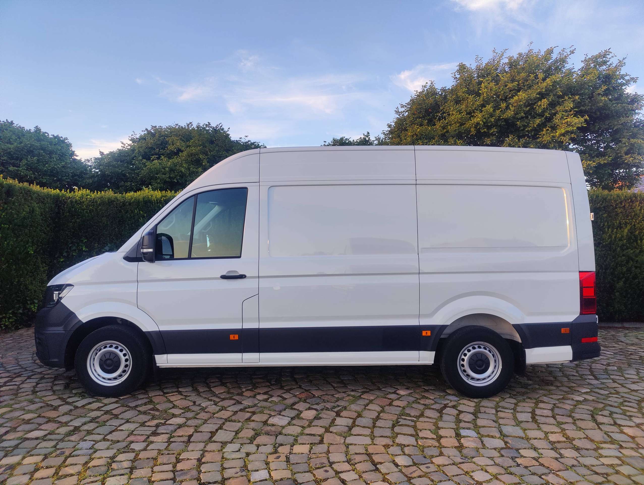 fddb1c84-f06b-4066-b552-f1aeb31565914-volkswagen-crafter-crafter-2-0-cr-tdi-l3h3-20260708.jpg