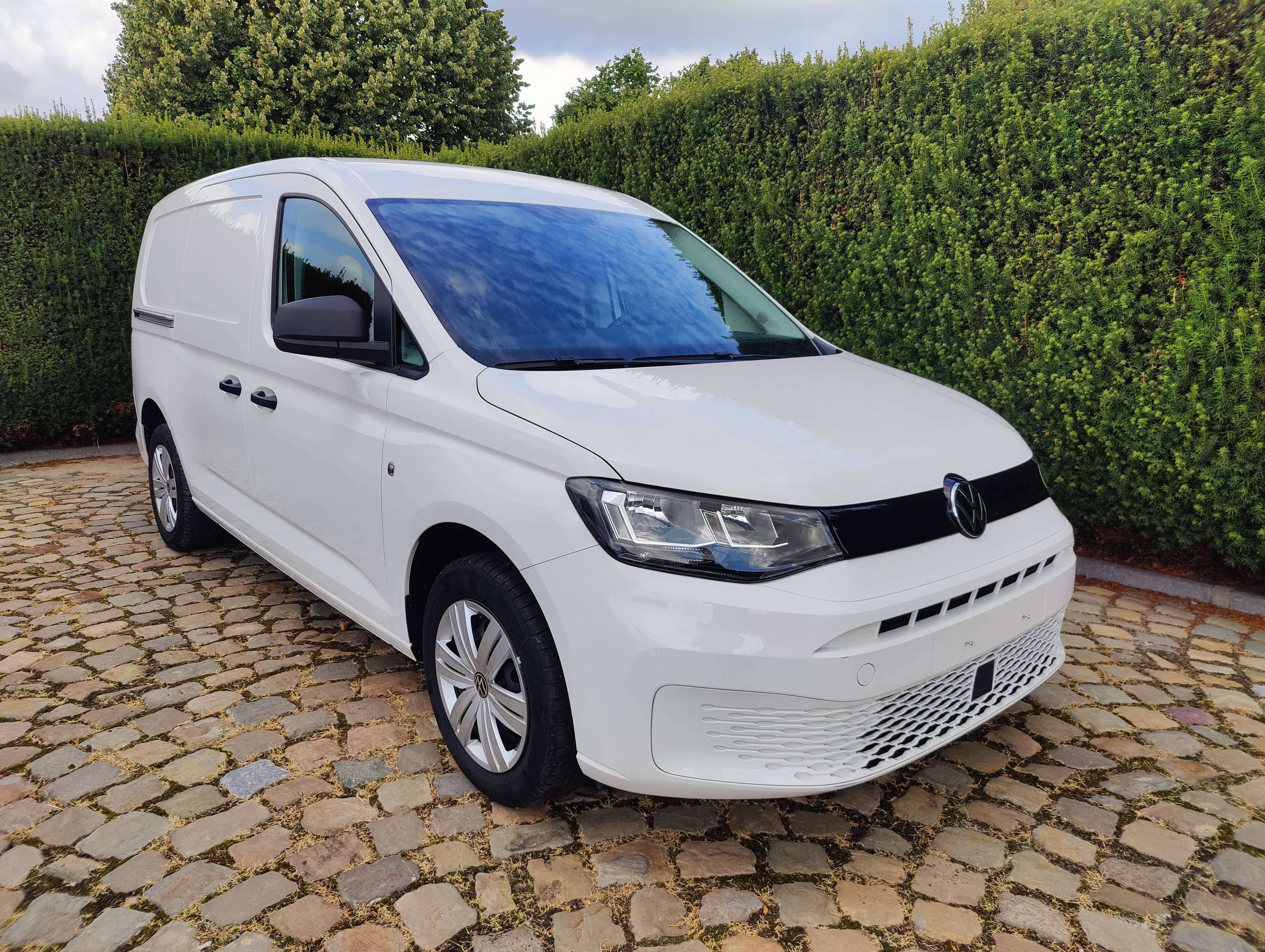 08281777-d065-4703-8823-5cb621fb080d1-volkswagen-caddy-1-5-tsi-maxi-dsg-20260822.jpg