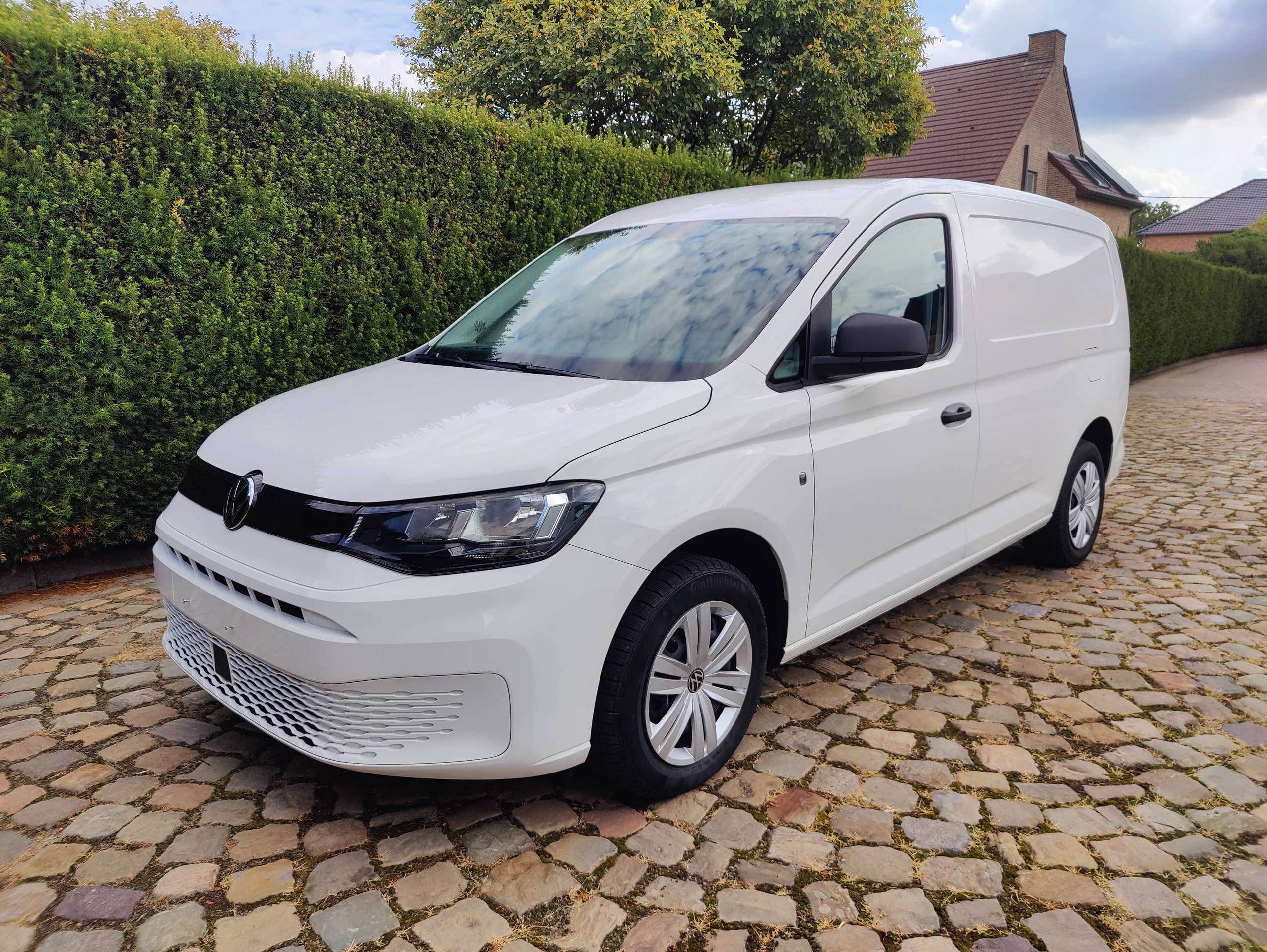 08281777-d065-4703-8823-5cb621fb080d3-volkswagen-caddy-1-5-tsi-maxi-dsg-20260822.jpg