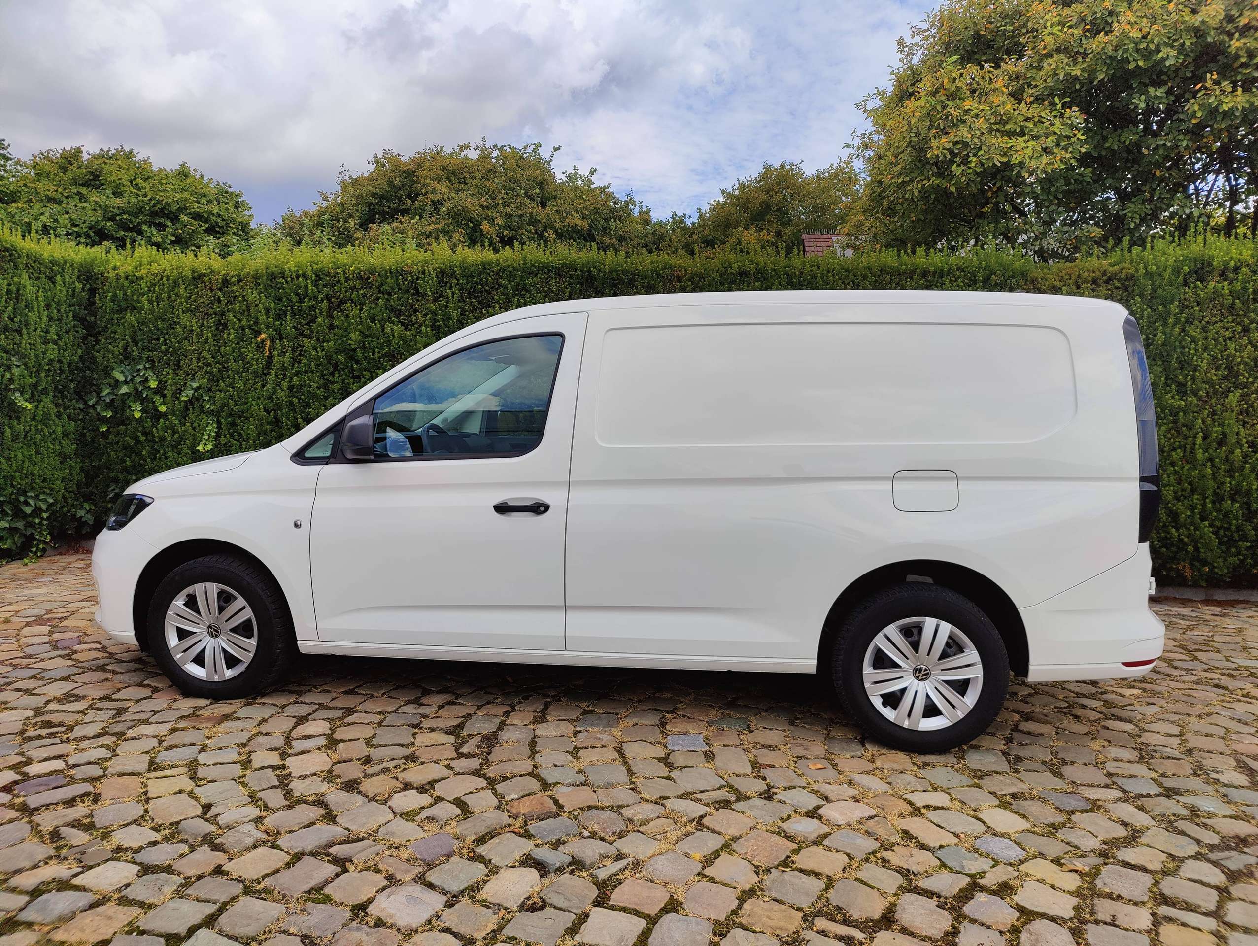 08281777-d065-4703-8823-5cb621fb080d4-volkswagen-caddy-1-5-tsi-maxi-dsg-20260822.jpg