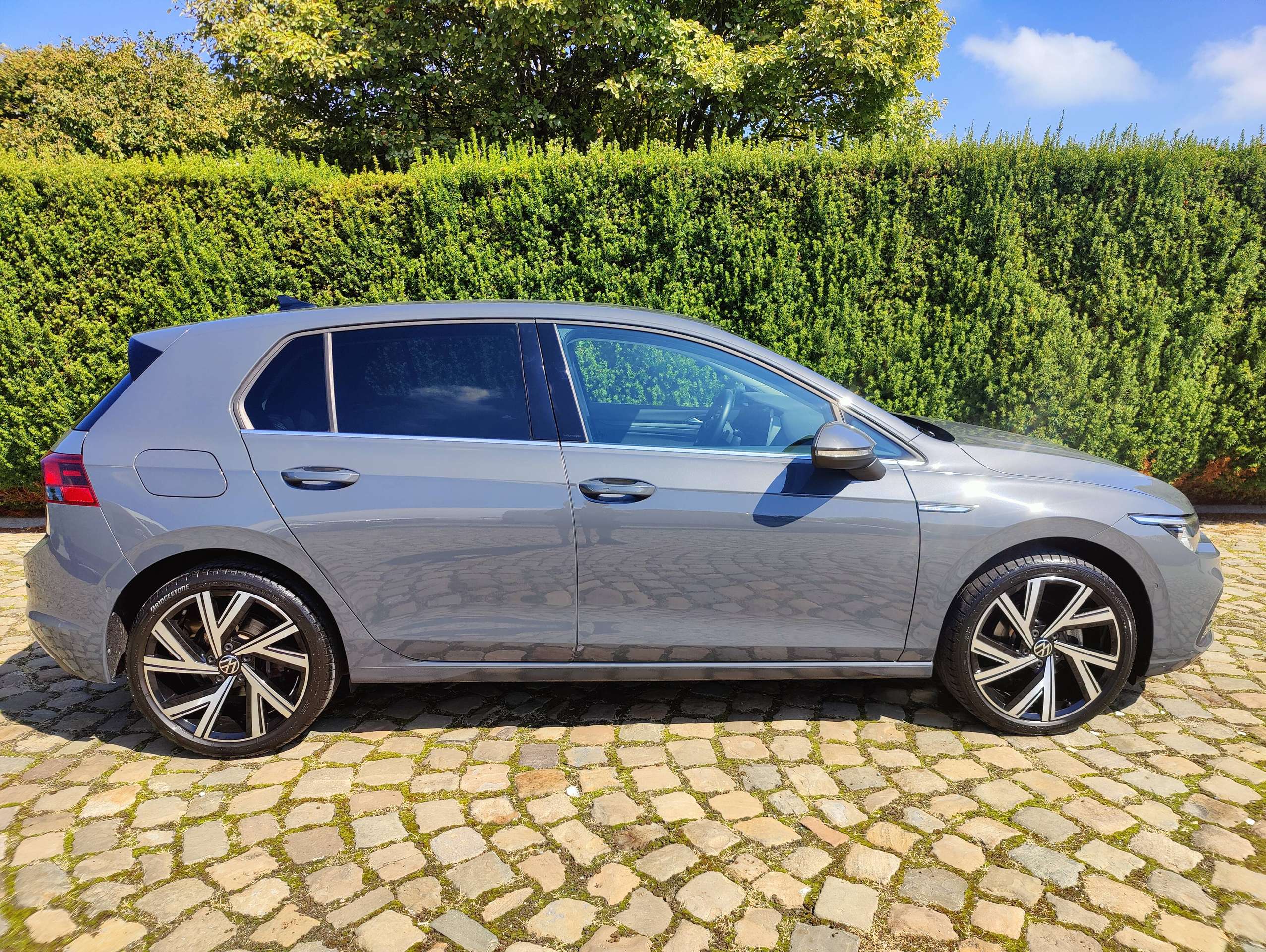 44fb9381-3835-4bb1-a014-acf1202113cc8-volkswagen-golf-viii-1-5-etsi-act-style-20260828.jpg