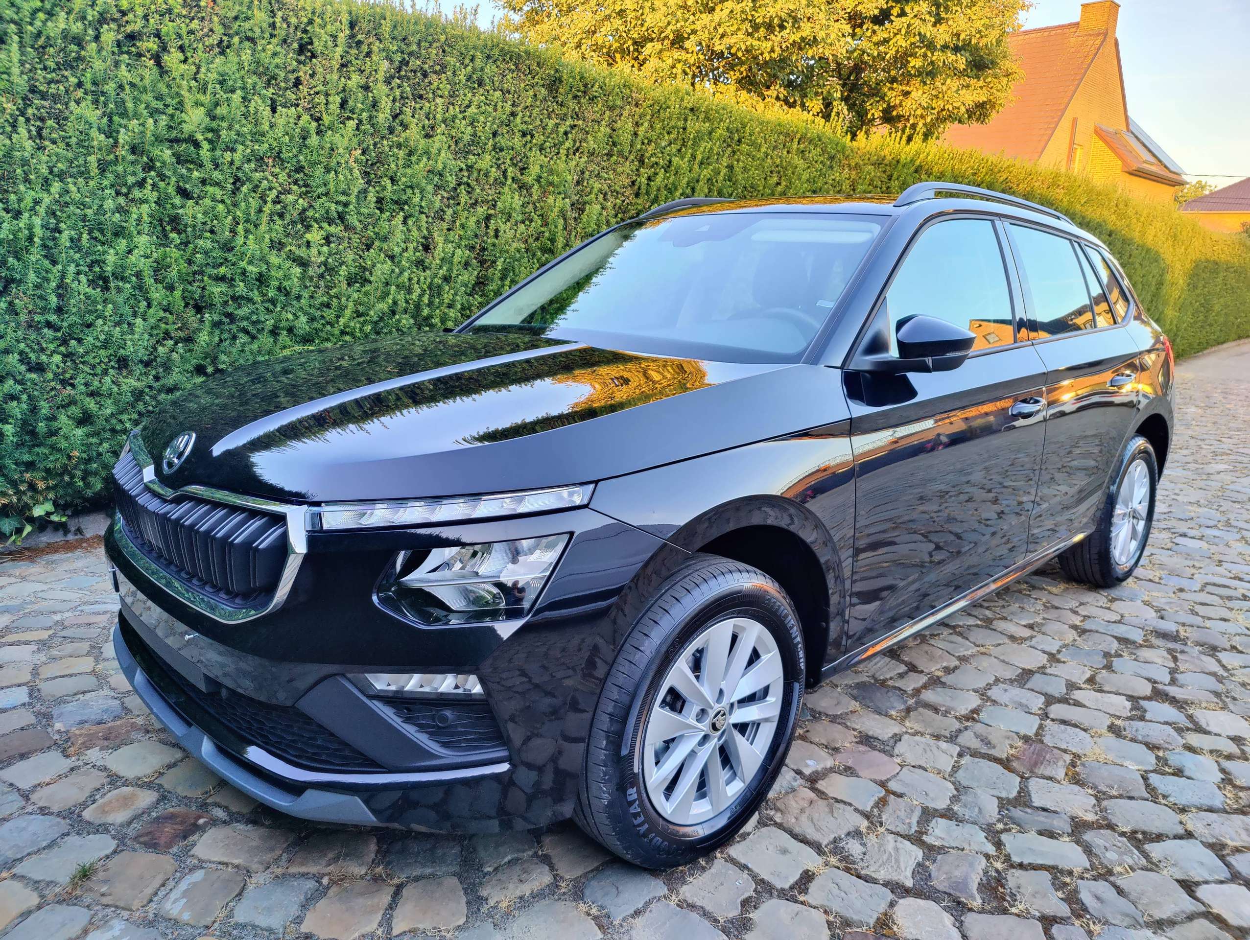 4b6c7bef-e4c2-458c-9bae-b8b6a0e03cf13-skoda-kamiq-kamiq-1-0-tsi-family-20260821.jpg
