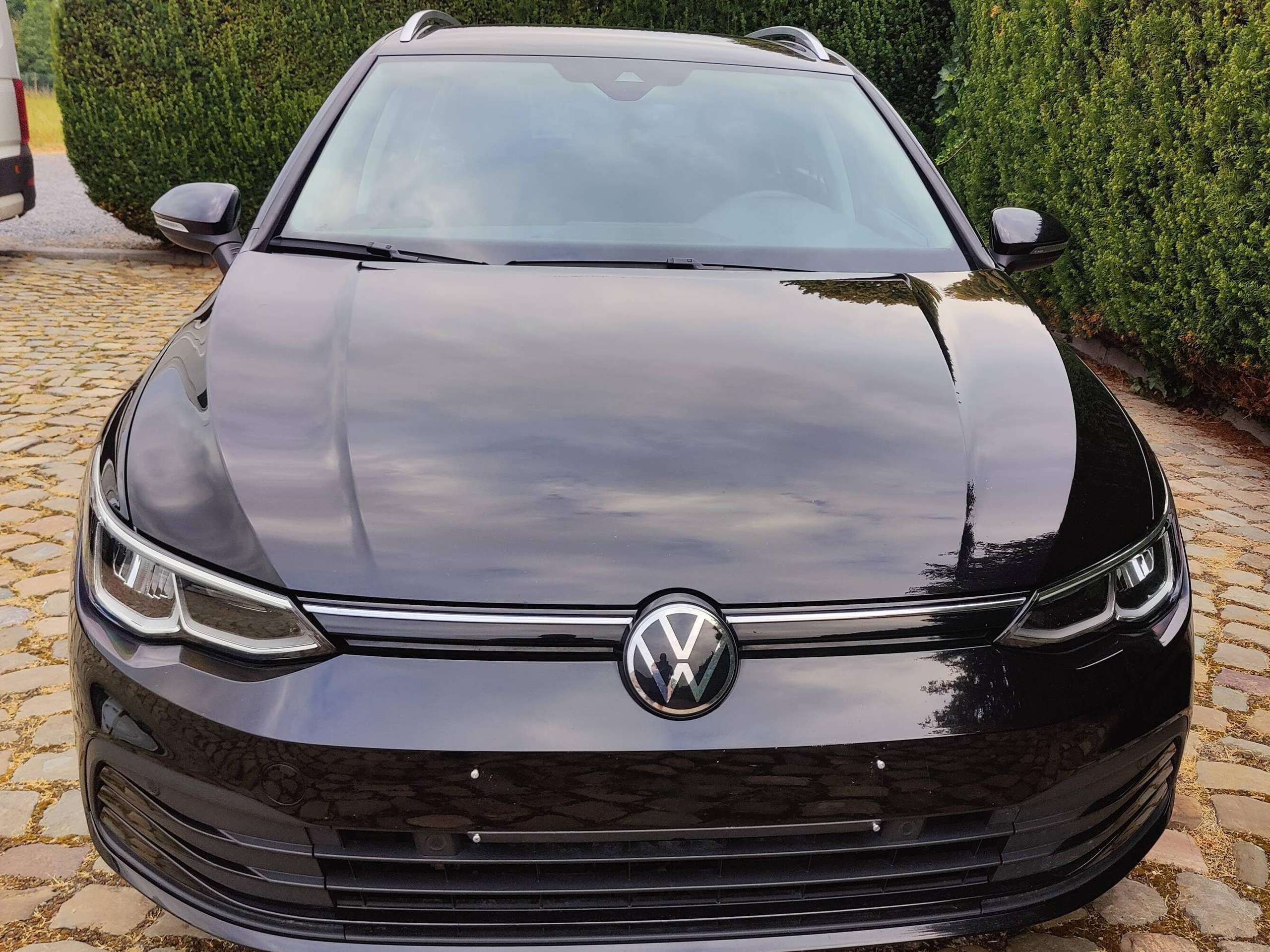 62903b36-1f38-486f-afe5-f8737c2d8c302-volkswagen-golf-variant-1-0-etsi-life-opf-dsg-81-kw-20260822.jpg