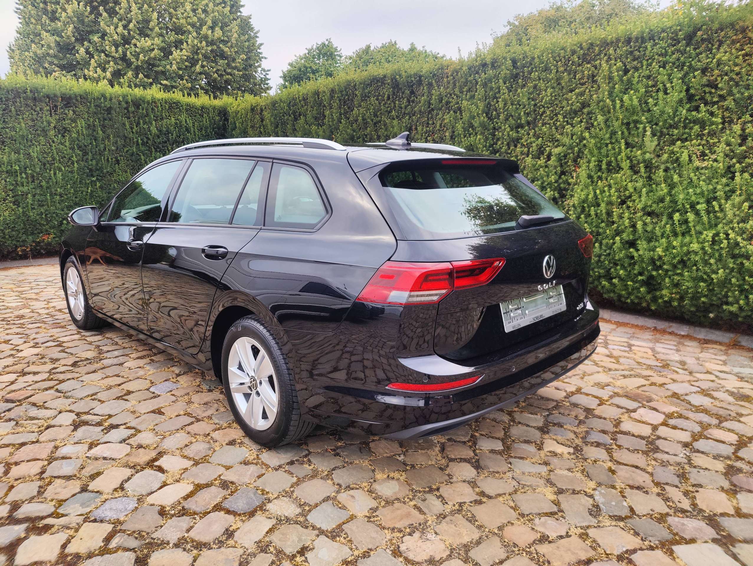 62903b36-1f38-486f-afe5-f8737c2d8c305-volkswagen-golf-variant-1-0-etsi-life-opf-dsg-81-kw-20260822.jpg