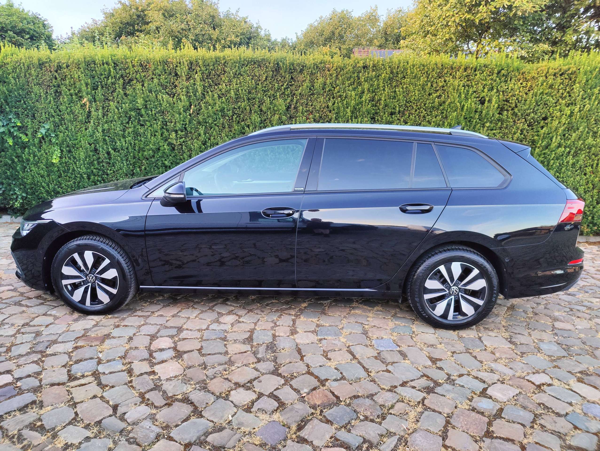 7ac45d85-82fb-491b-92e5-c4913f838cae4-volkswagen-golf-variant-golf-sw-1-5-tsi-move-opf-20260822.jpg