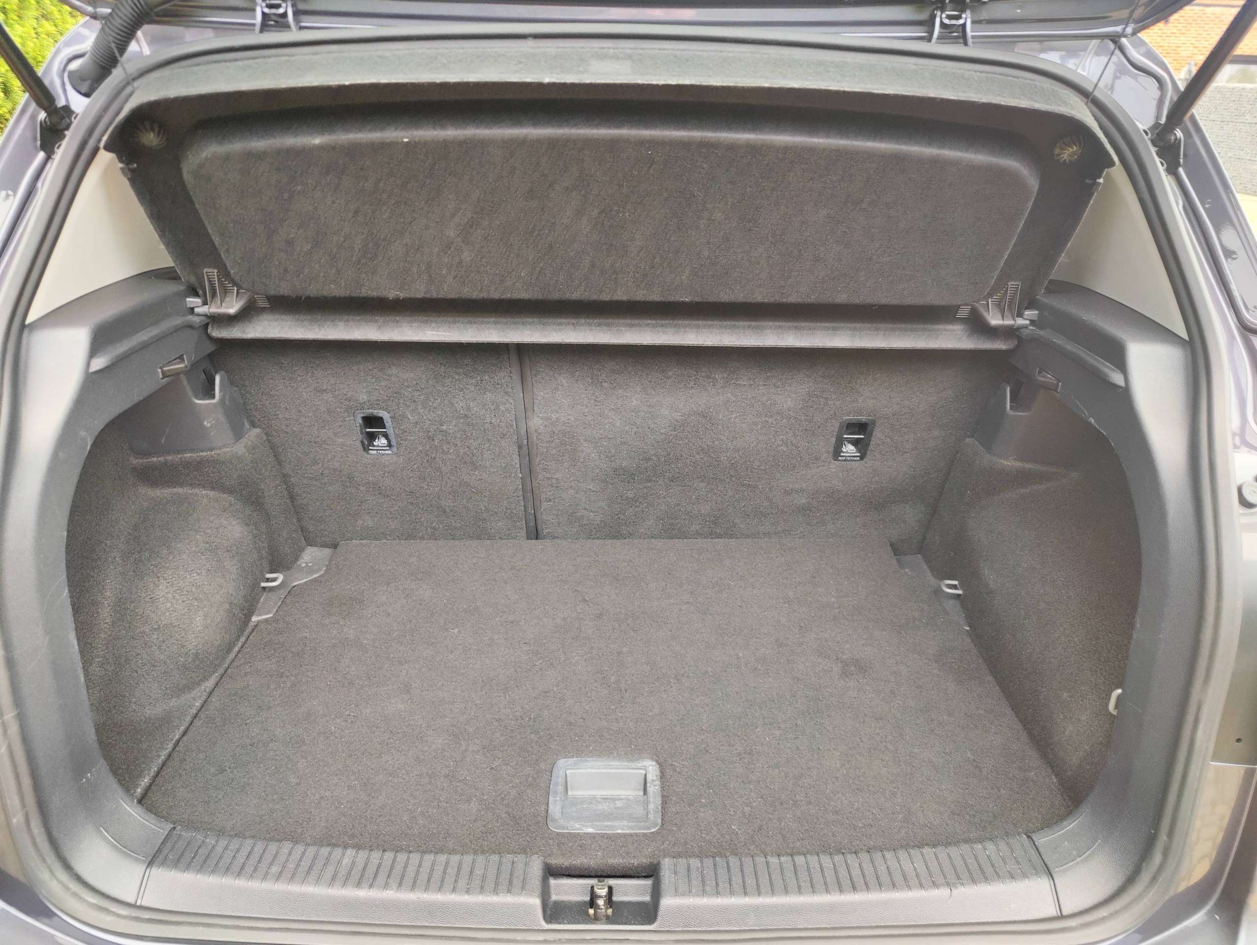 9d085584-ce15-46bf-8718-7a9475770fe613-volkswagen-t-cross-t-cross-1-0-tsi-life-business-opf-dsg-life-business-20260822.jpg