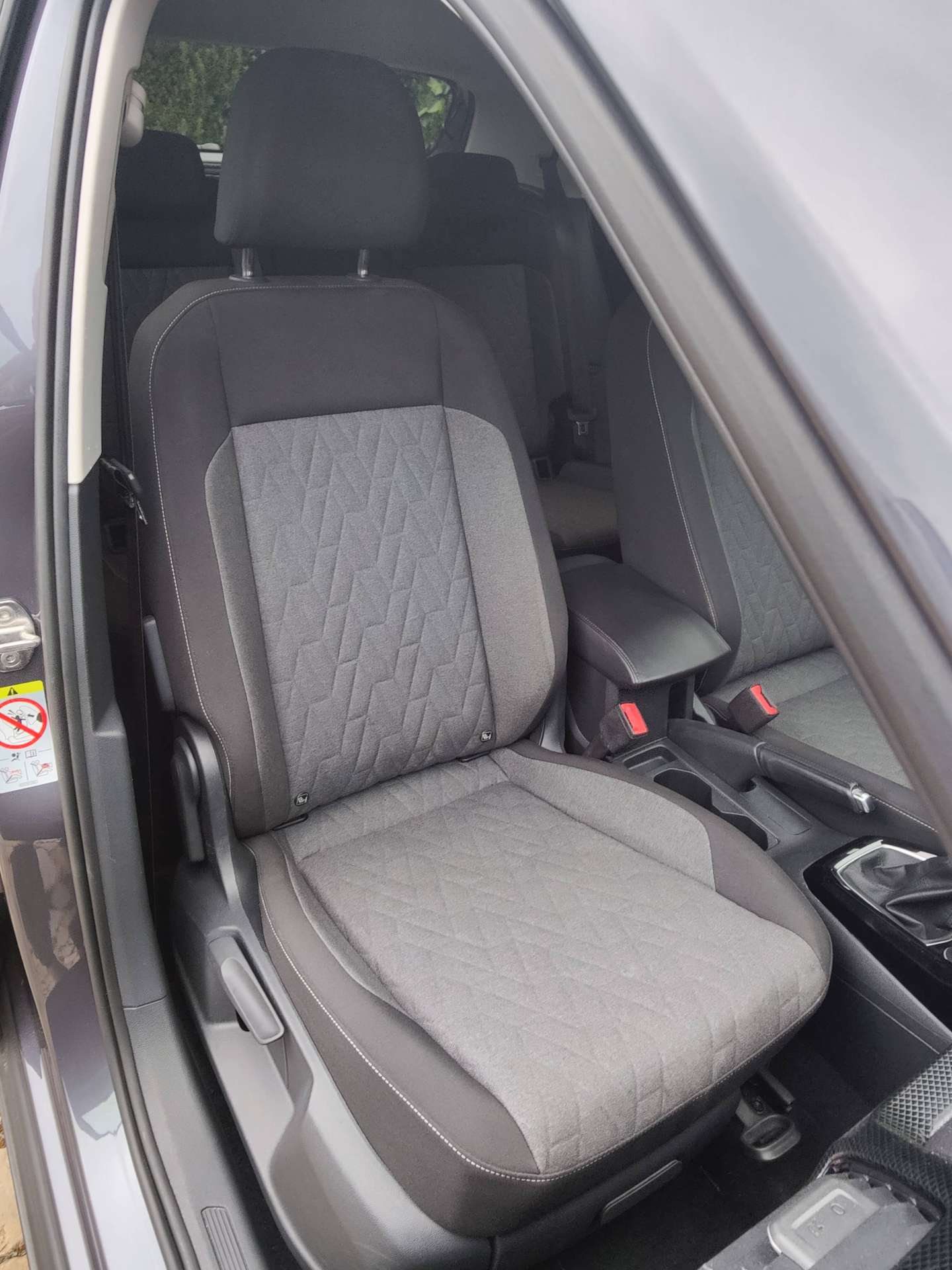 9d085584-ce15-46bf-8718-7a9475770fe615-volkswagen-t-cross-t-cross-1-0-tsi-life-business-opf-dsg-life-business-20260822.jpg