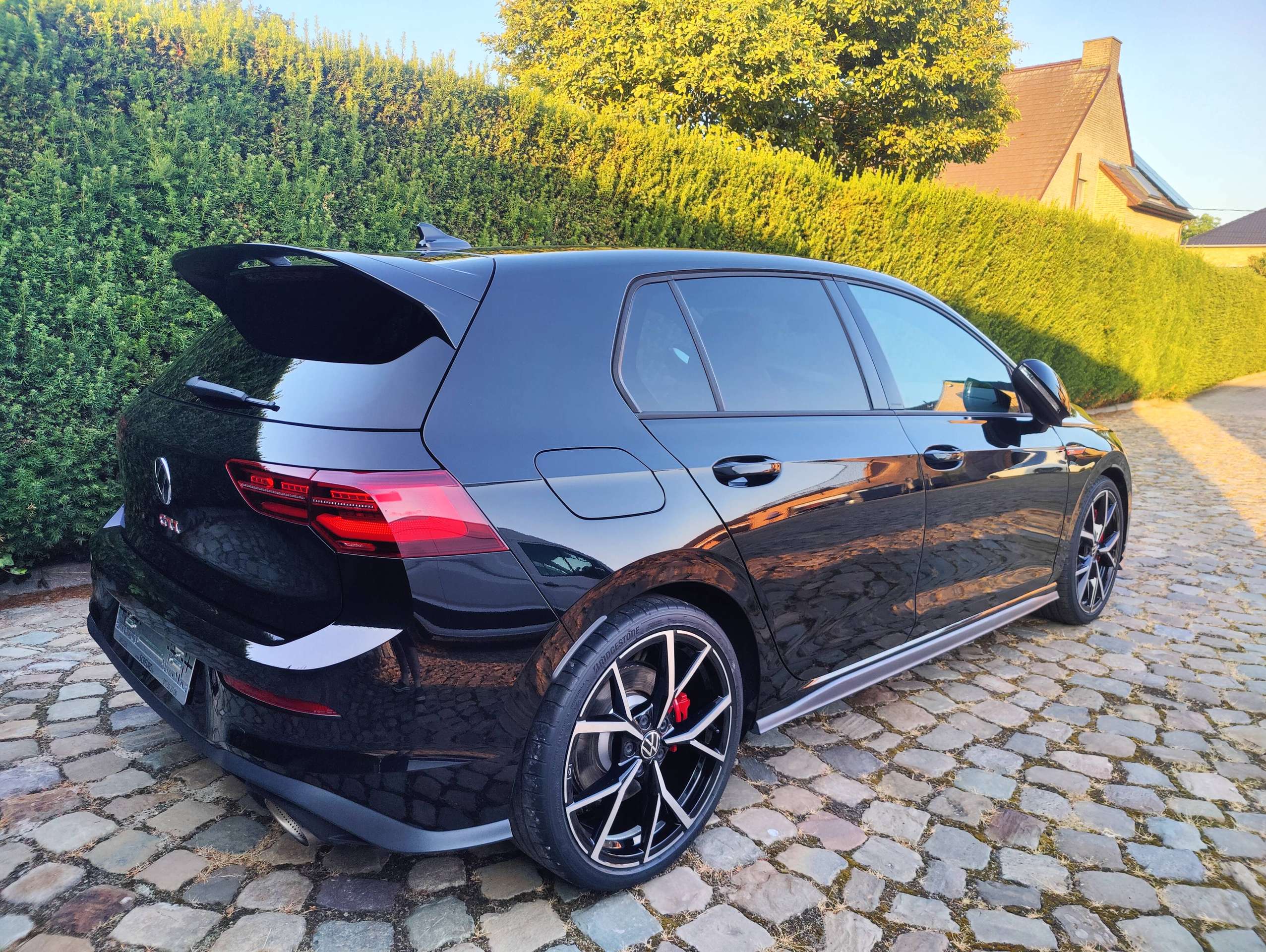 b777bce5-1e09-4c5d-b6ad-088ee6692c6d8-volkswagen-golf-gti-golf-2-0-tsi-gti-clubsport-opf-dsg-akrapovic-20260801.jpg