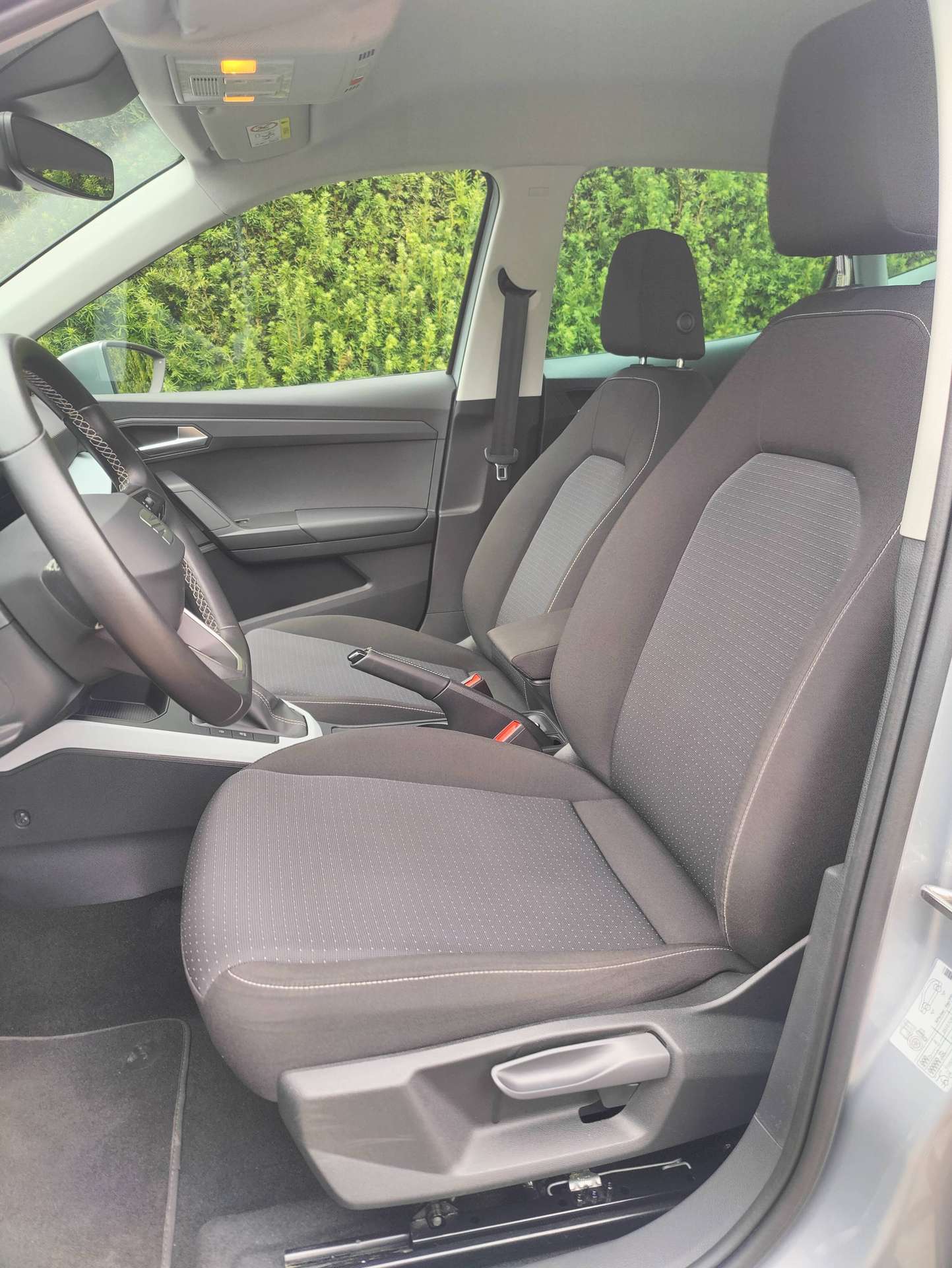 c99efad8-766c-4f1d-a118-40fe0d6739b010-seat-arona-arona-1-0-tsi-move-navi-full-link-20260808.jpg