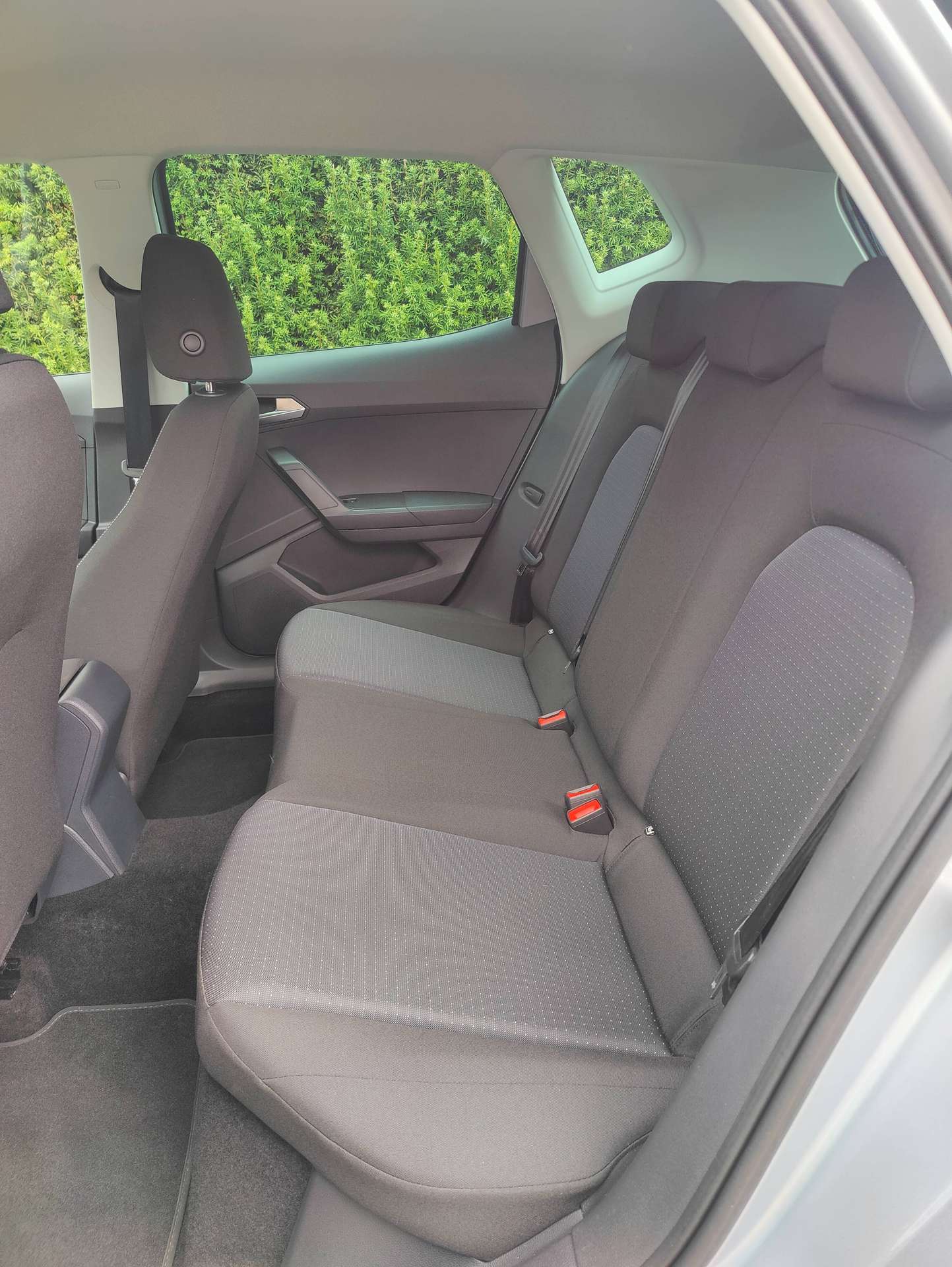 c99efad8-766c-4f1d-a118-40fe0d6739b011-seat-arona-arona-1-0-tsi-move-navi-full-link-20260808.jpg