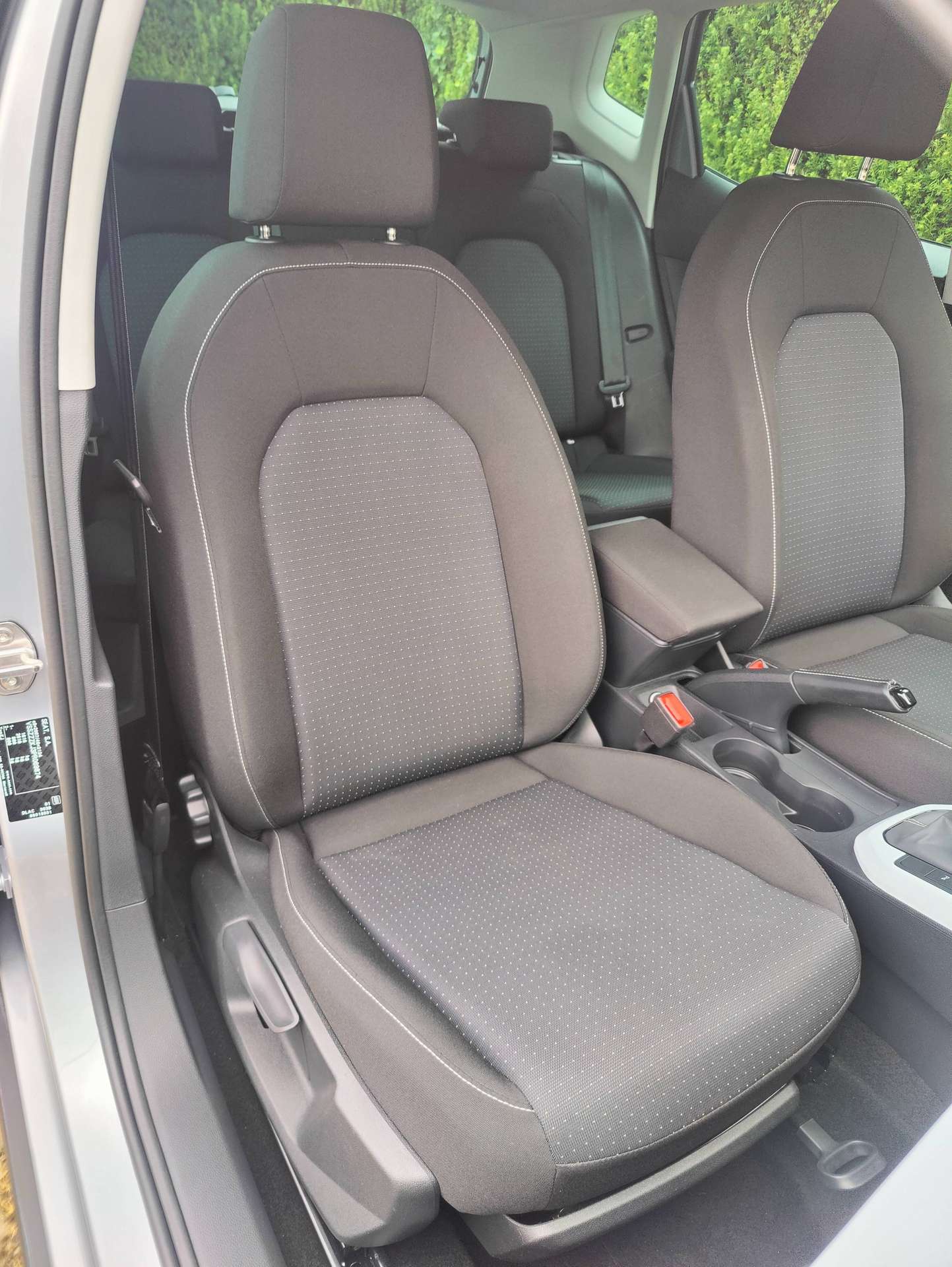 c99efad8-766c-4f1d-a118-40fe0d6739b012-seat-arona-arona-1-0-tsi-move-navi-full-link-20260808.jpg