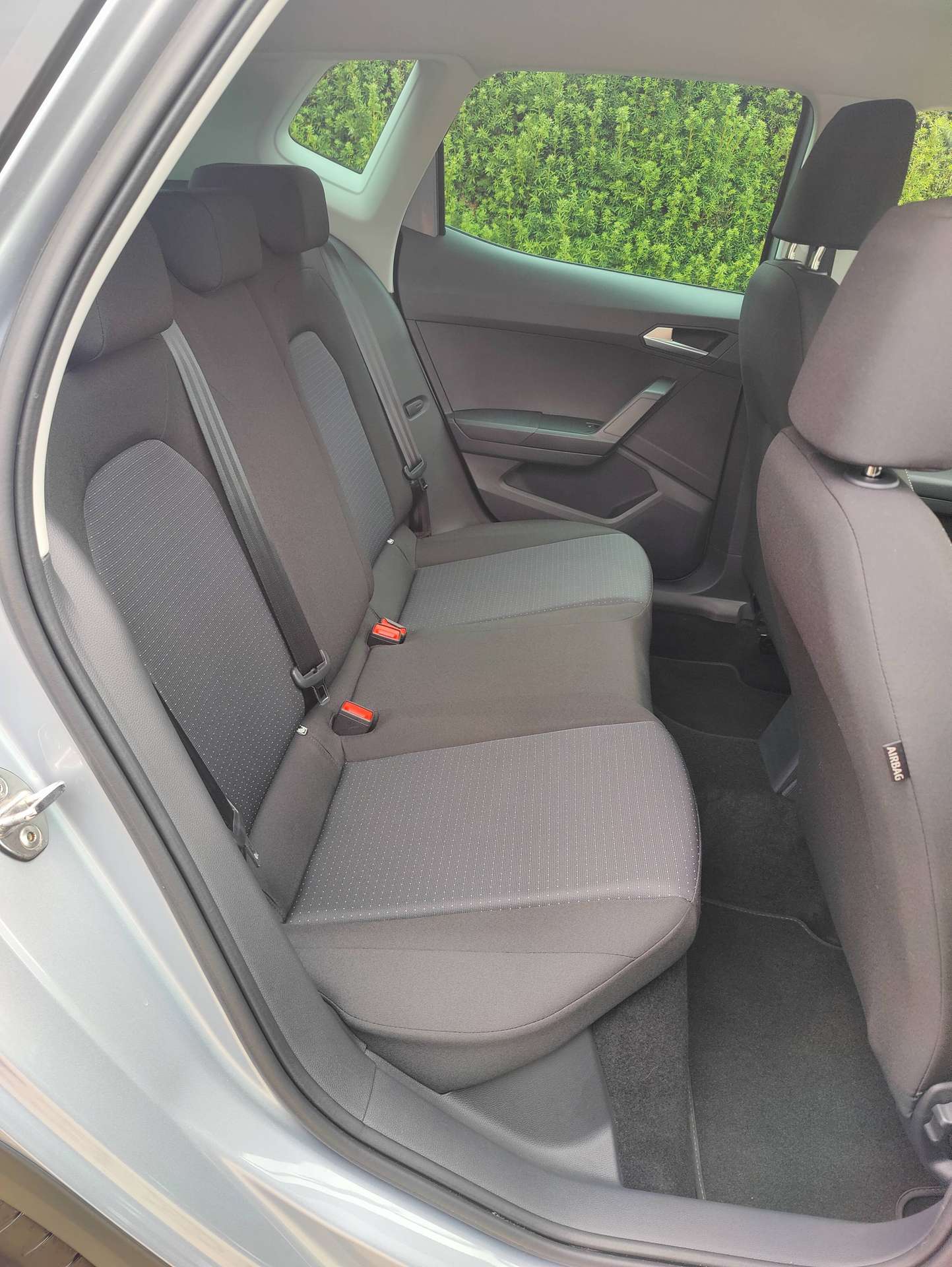 c99efad8-766c-4f1d-a118-40fe0d6739b013-seat-arona-arona-1-0-tsi-move-navi-full-link-20260808.jpg