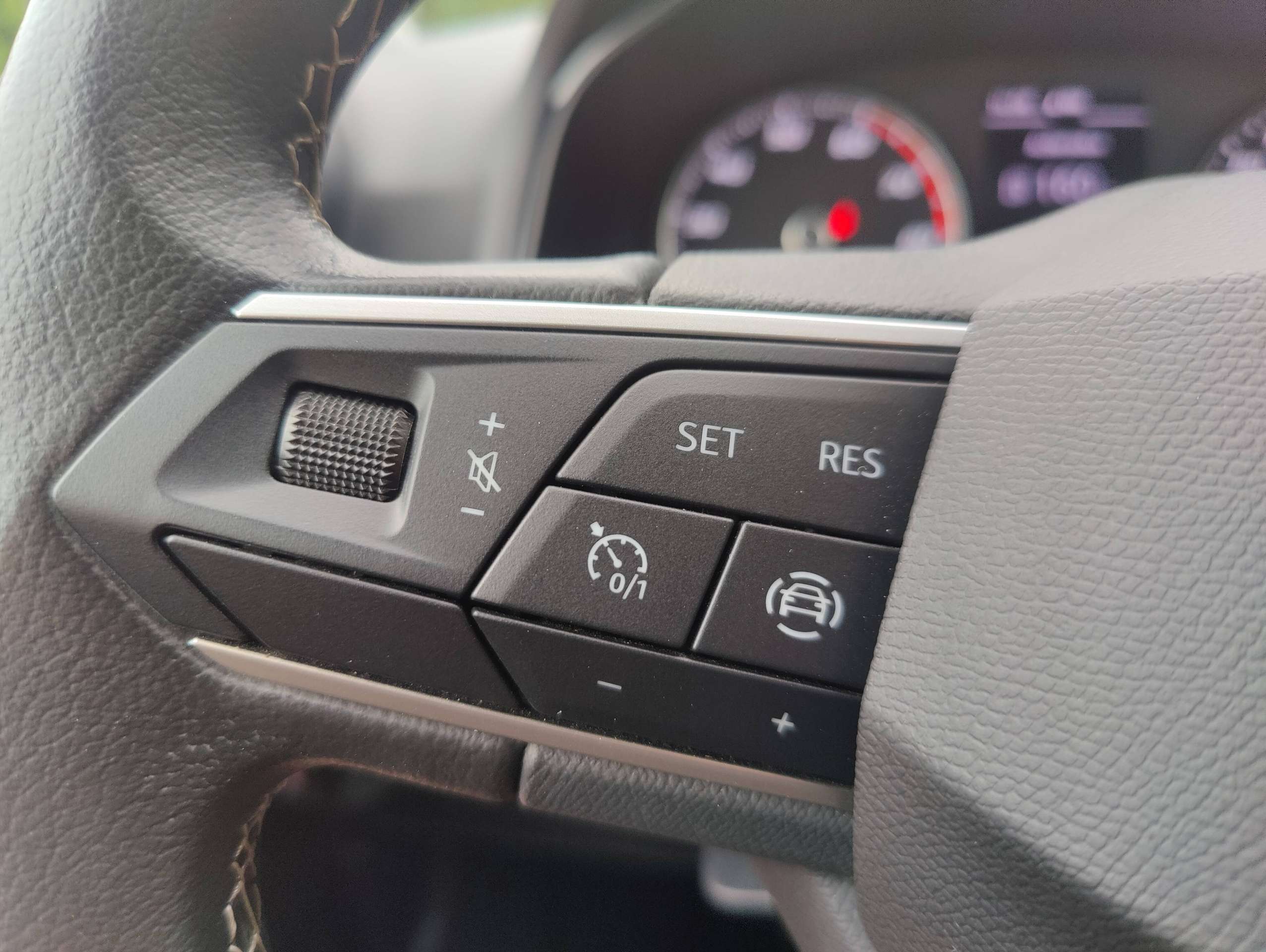c99efad8-766c-4f1d-a118-40fe0d6739b019-seat-arona-arona-1-0-tsi-move-navi-full-link-20260808.jpg