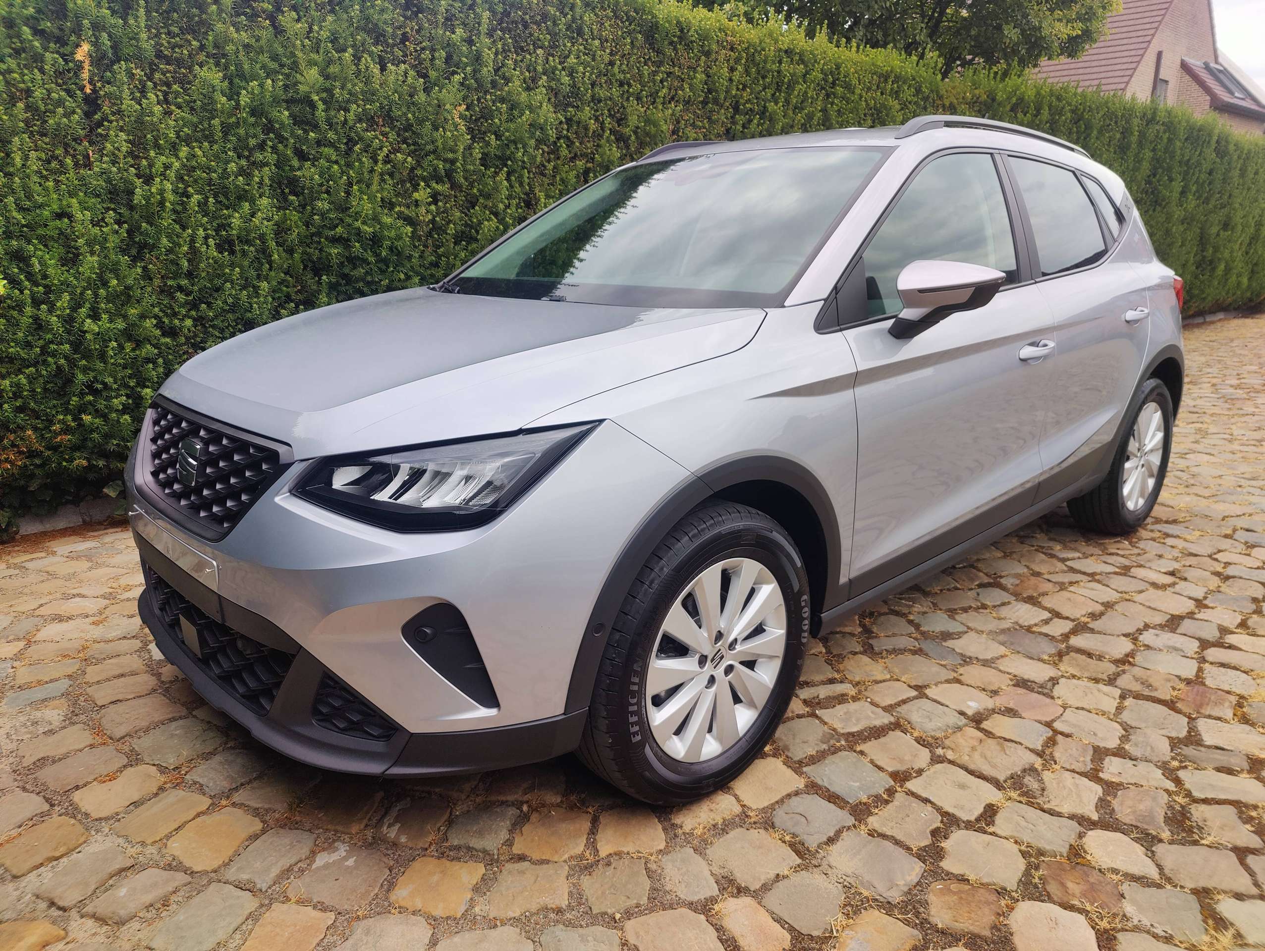 c99efad8-766c-4f1d-a118-40fe0d6739b03-seat-arona-arona-1-0-tsi-move-navi-full-link-20260808.jpg