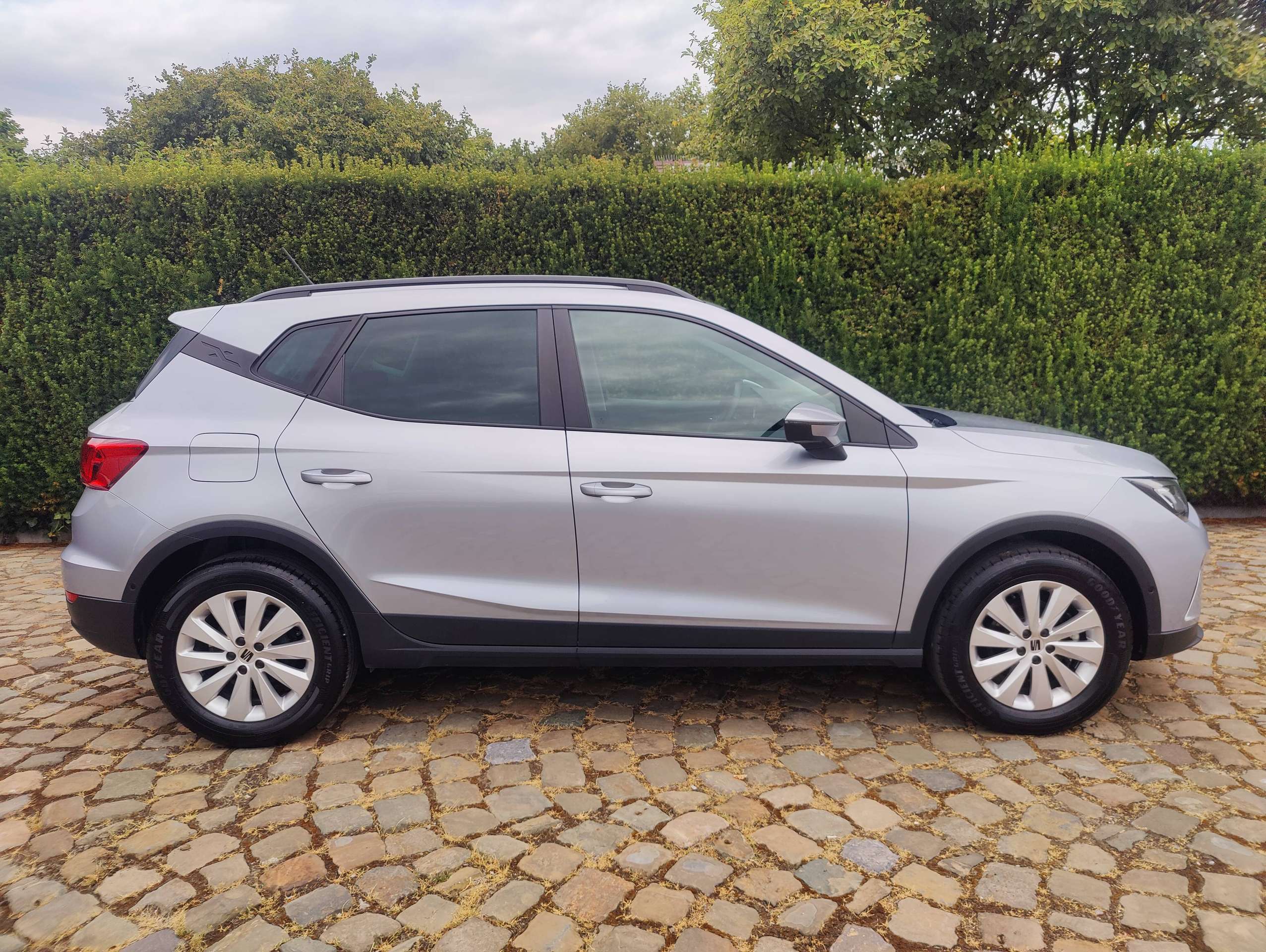 c99efad8-766c-4f1d-a118-40fe0d6739b08-seat-arona-arona-1-0-tsi-move-navi-full-link-20260808.jpg