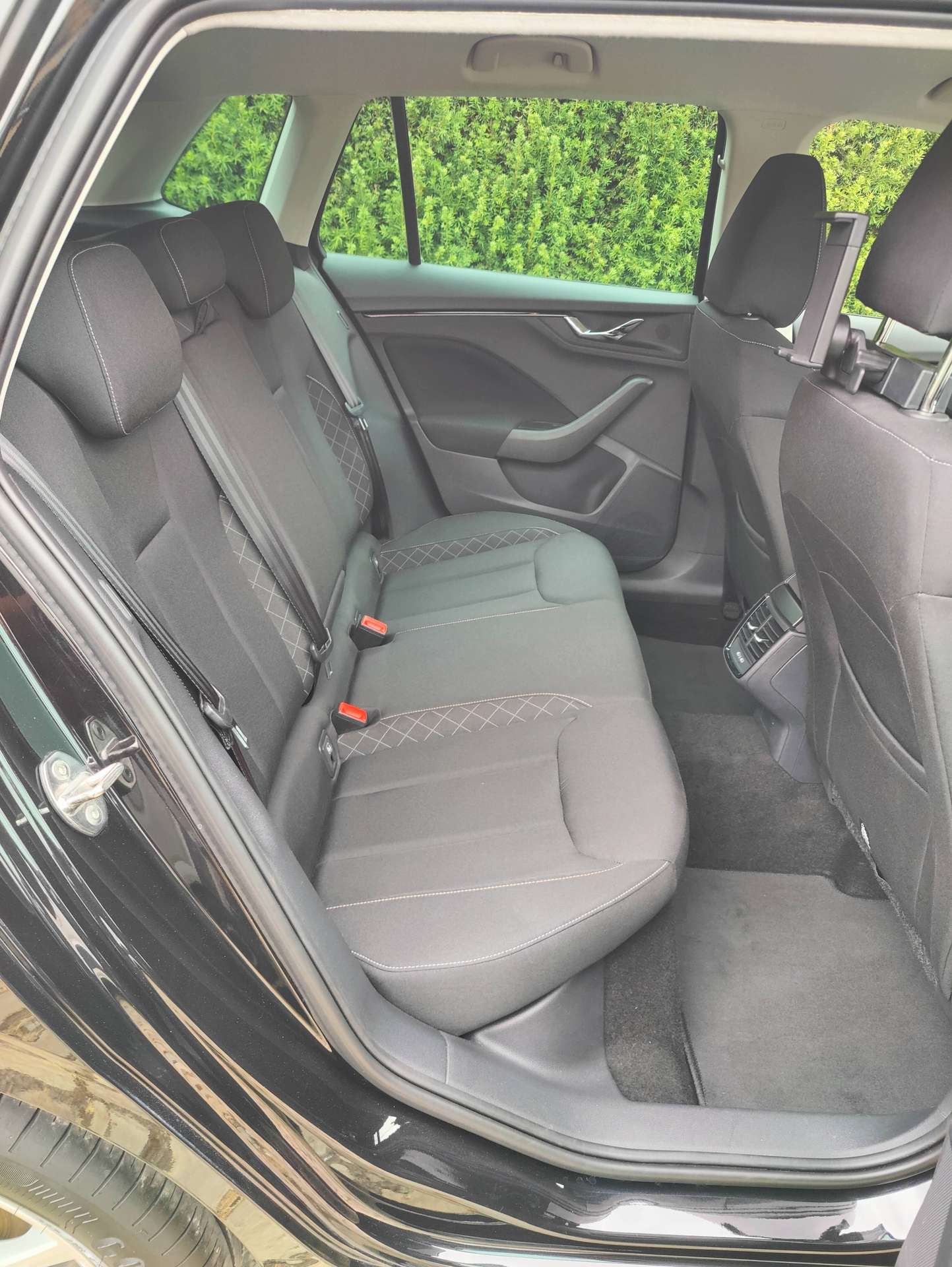 d4de658e-25cd-466a-b7fe-f3cf8e6dfe3112-skoda-kamiq-kamiq-1-0-tsi-clever-dsg-20260808.jpg