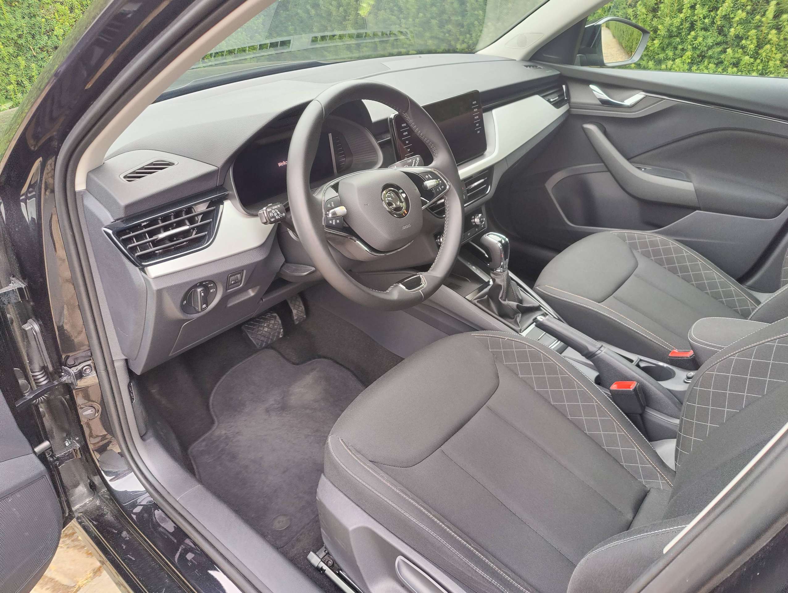 d4de658e-25cd-466a-b7fe-f3cf8e6dfe319-skoda-kamiq-kamiq-1-0-tsi-clever-dsg-20260808.jpg