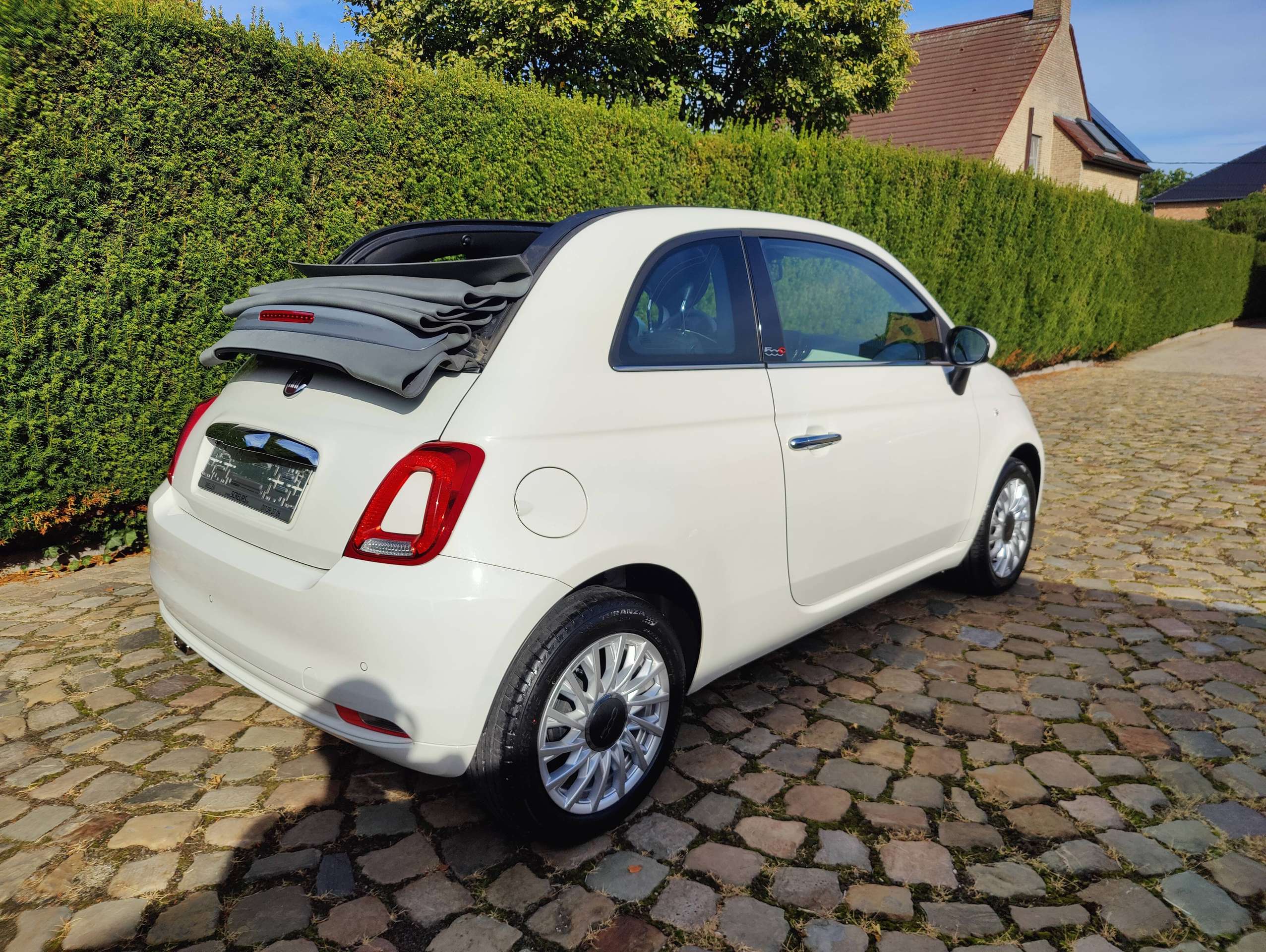d9db9e01-1a3f-43b7-8b4f-5354ed8418d06-fiat-500c-500c-1-2i-lounge-eu6d-temp-lounge-20260831.jpg