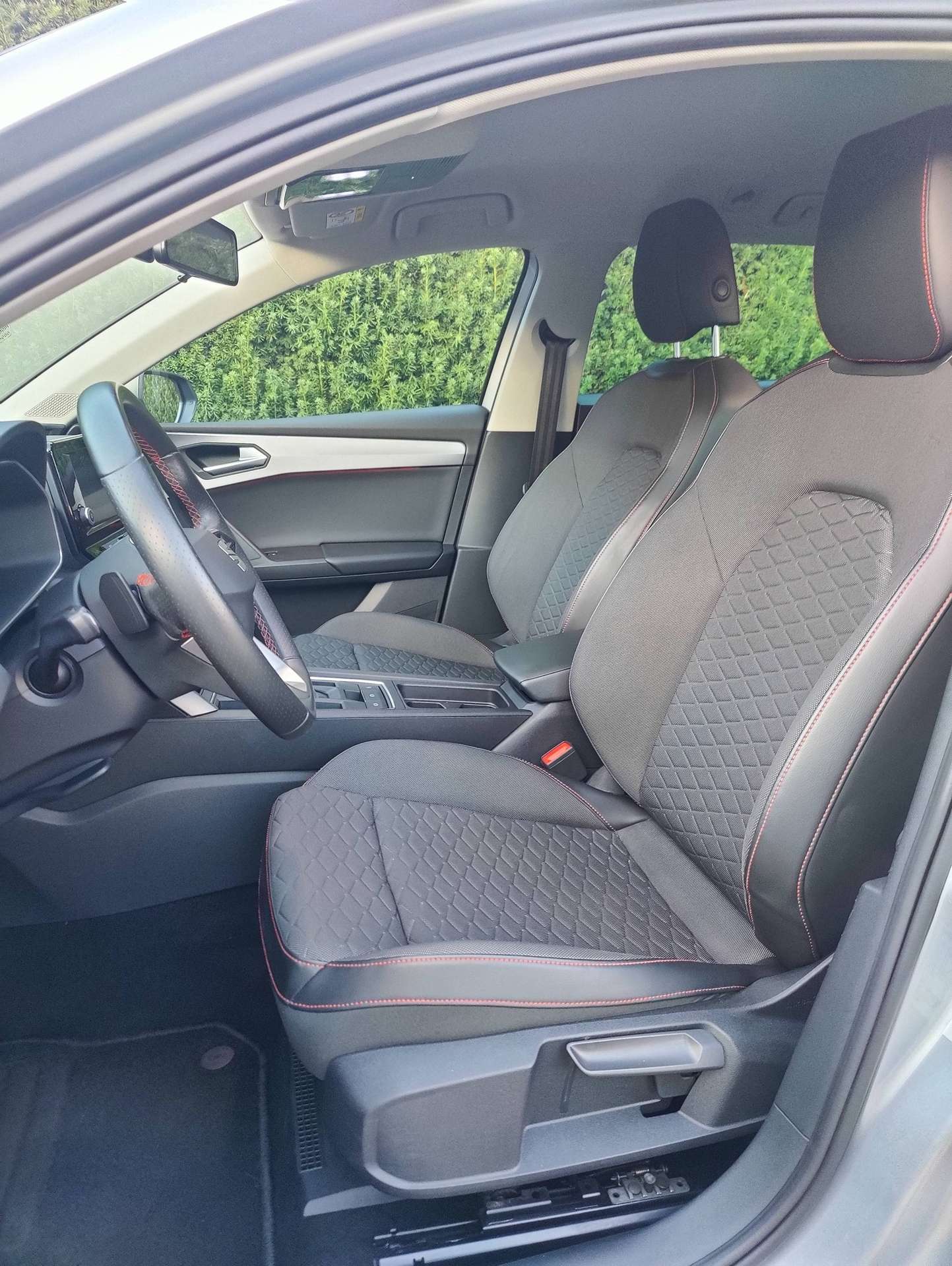 775b5071-c2b7-48d1-aabf-9cc638a21ef010-seat-leon-leon-st-1-5-tsi-act-fr-dsg-eu6-2-20260924.jpg