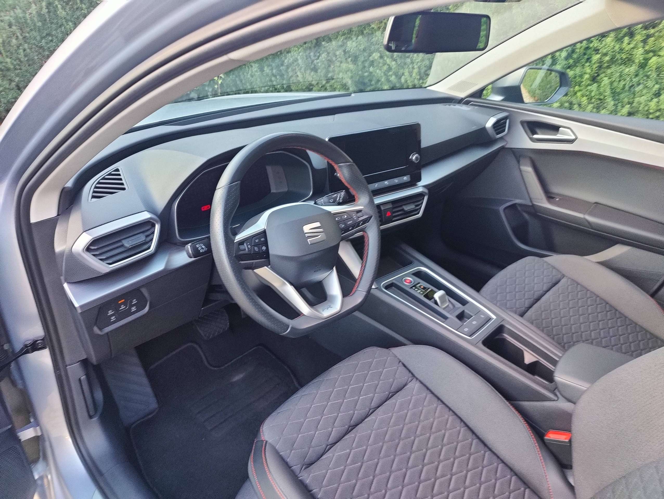 775b5071-c2b7-48d1-aabf-9cc638a21ef09-seat-leon-leon-st-1-5-tsi-act-fr-dsg-eu6-2-20260924.jpg