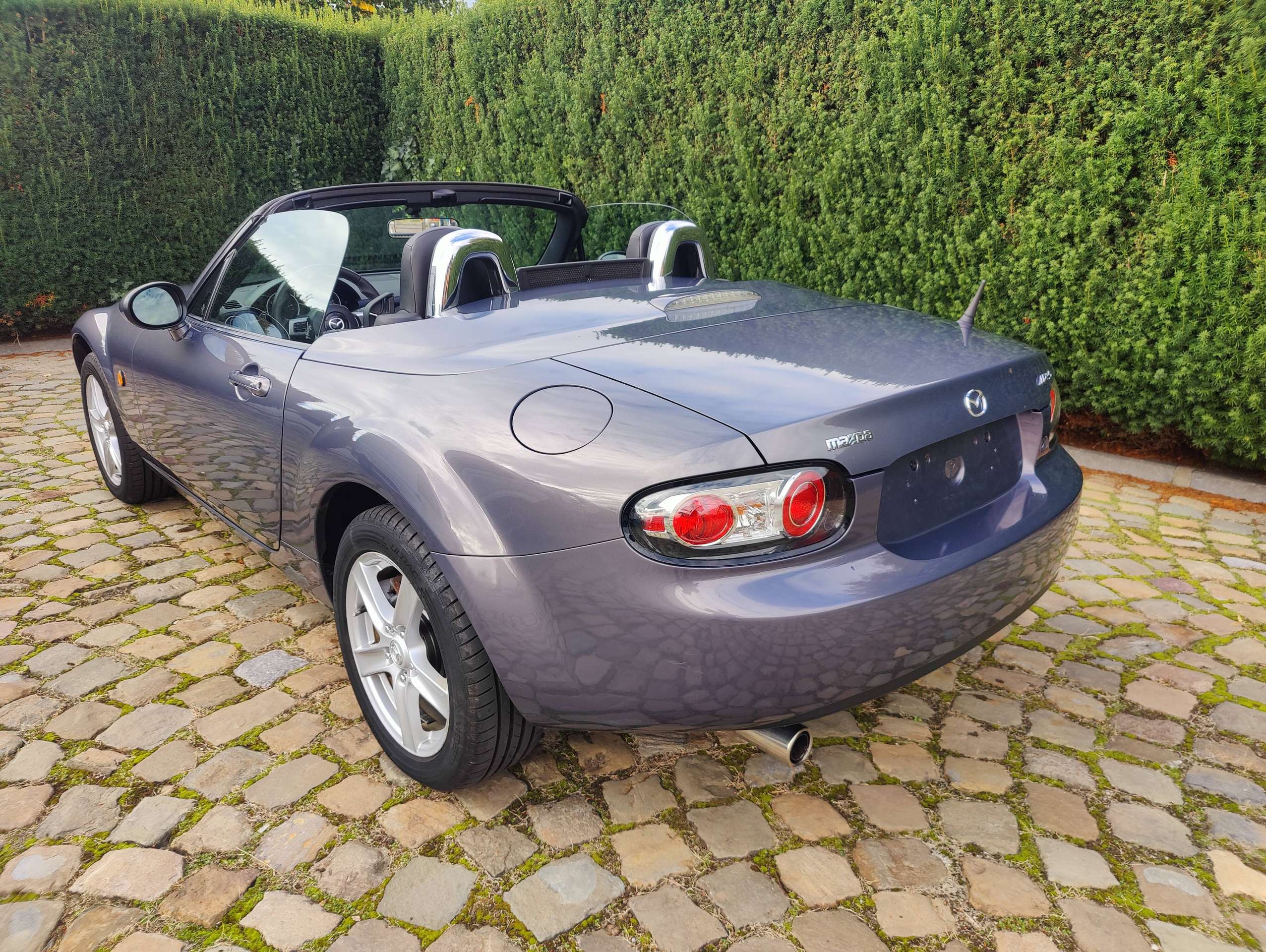 90ecbfeb-7aab-432d-a926-eae4f515fe753-mazda-mx-5-mx-5-roadster-coupe-1-8i-16v-active-20260924.jpg