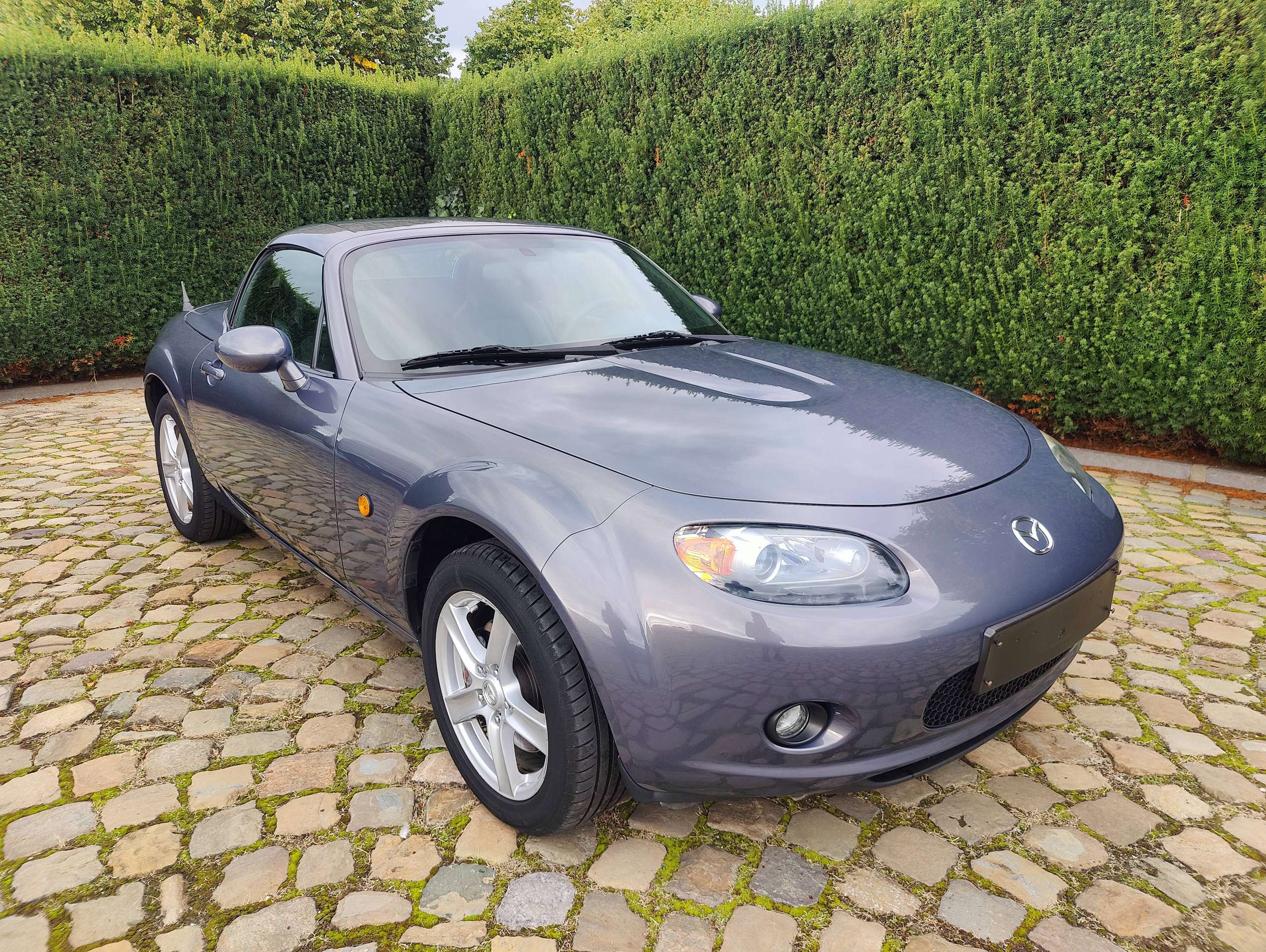 90ecbfeb-7aab-432d-a926-eae4f515fe755-mazda-mx-5-mx-5-roadster-coupe-1-8i-16v-active-20260924.jpg