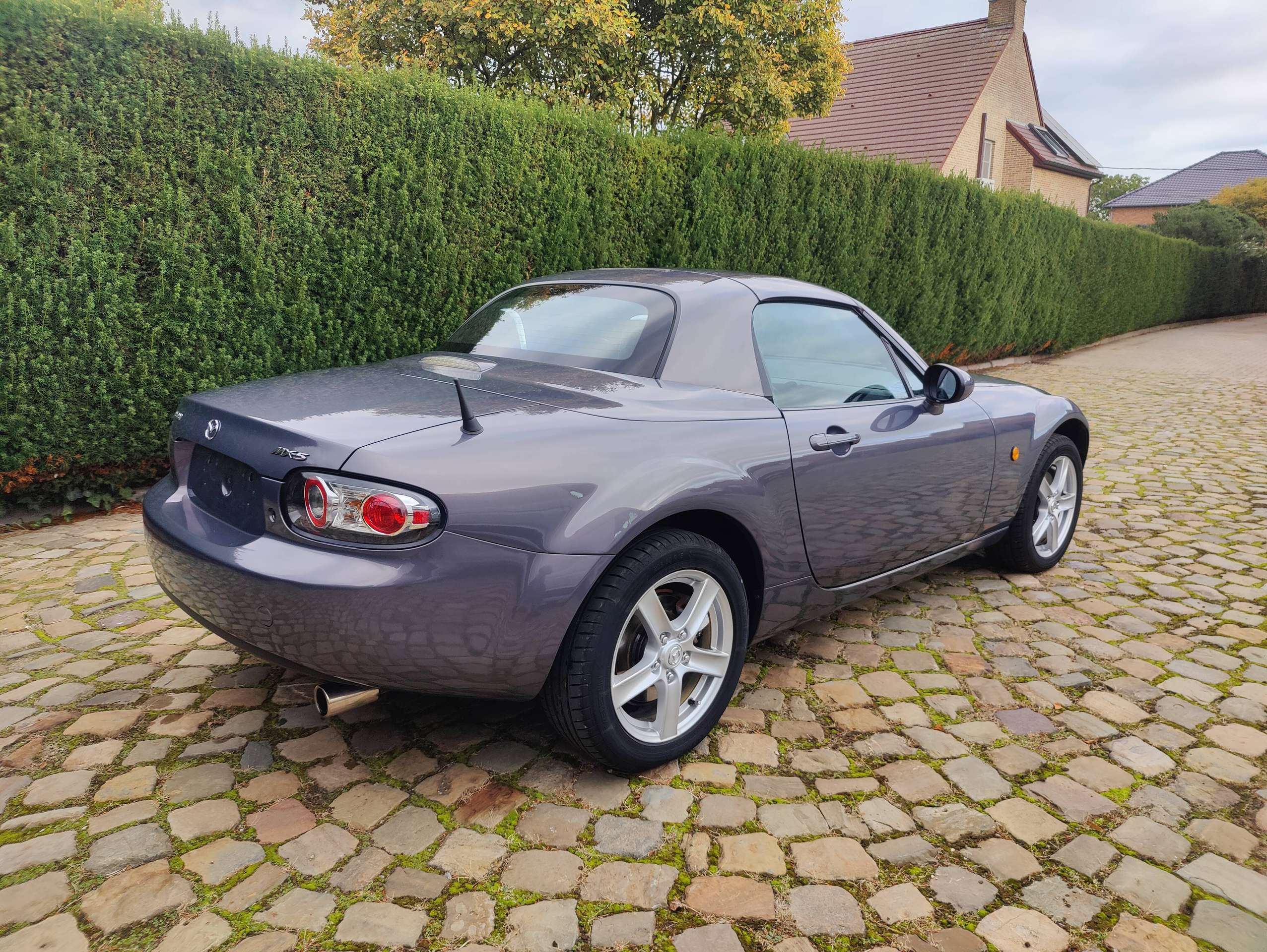 90ecbfeb-7aab-432d-a926-eae4f515fe758-mazda-mx-5-mx-5-roadster-coupe-1-8i-16v-active-20260924.jpg