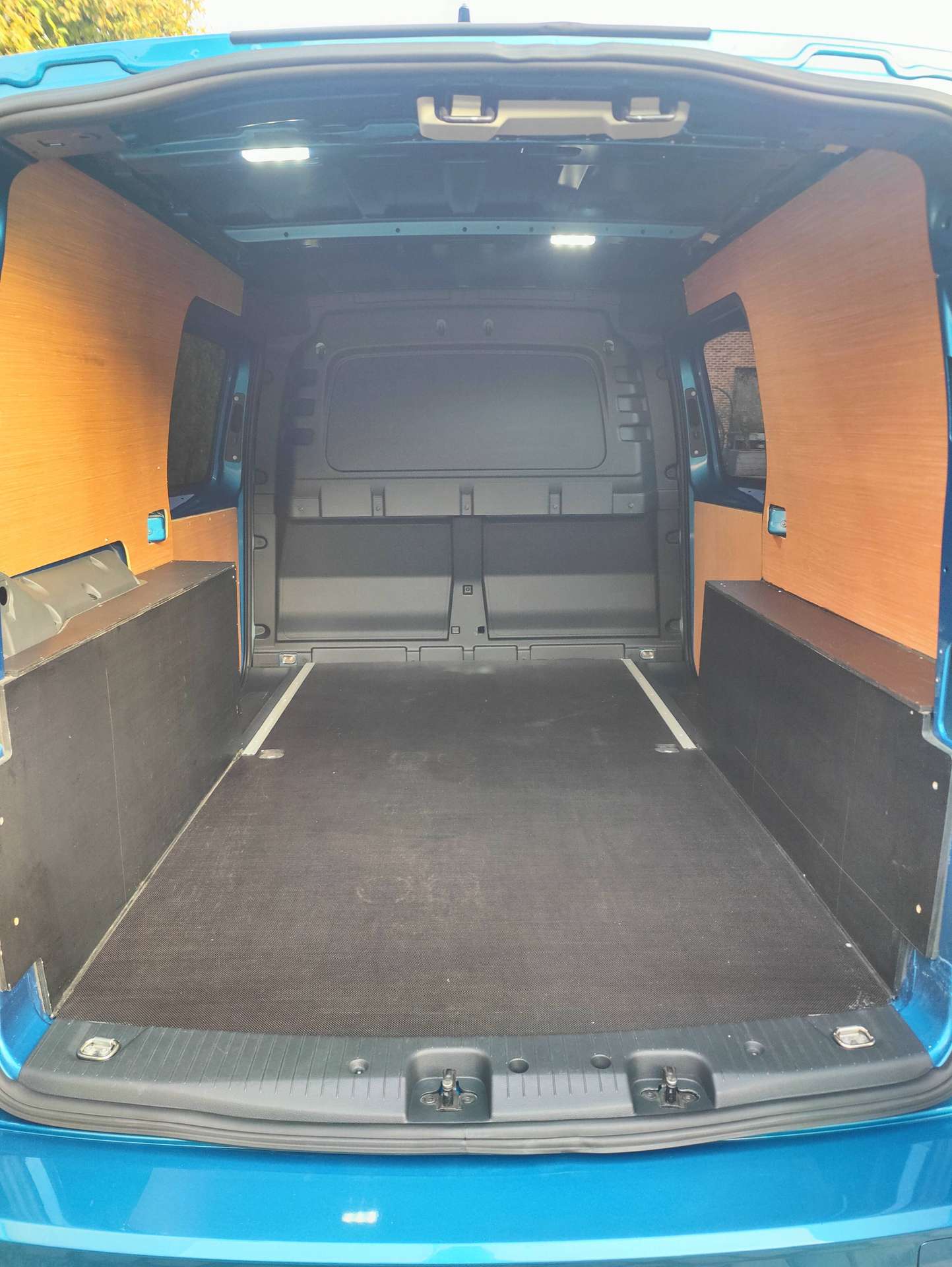 ab43202f-9d6e-447a-8776-c6ace4ef043412-volkswagen-caddy-2-0-tdi-maxi-dsg-20260926.jpg