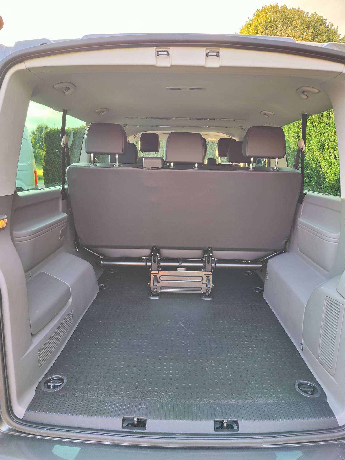 acb5b20f-eba3-4e8a-ba46-f5c742b5377013-volkswagen-t6-1-caravelle-2-0-tdi-scr-bmt-dsg-comfortline-9pl-eu6d-20260912.jpg