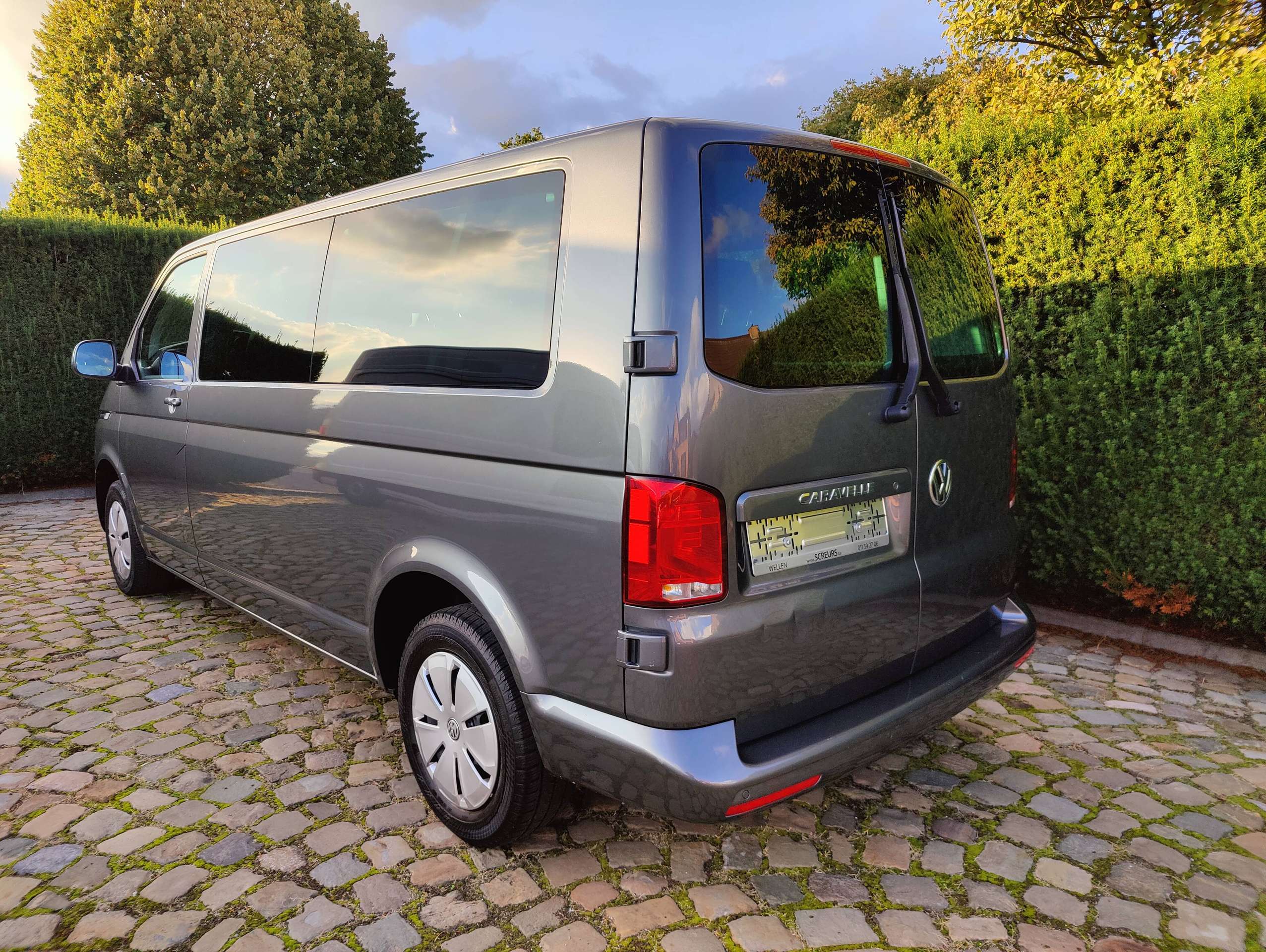 acb5b20f-eba3-4e8a-ba46-f5c742b537705-volkswagen-t6-1-caravelle-2-0-tdi-scr-bmt-dsg-comfortline-9pl-eu6d-20260912.jpg