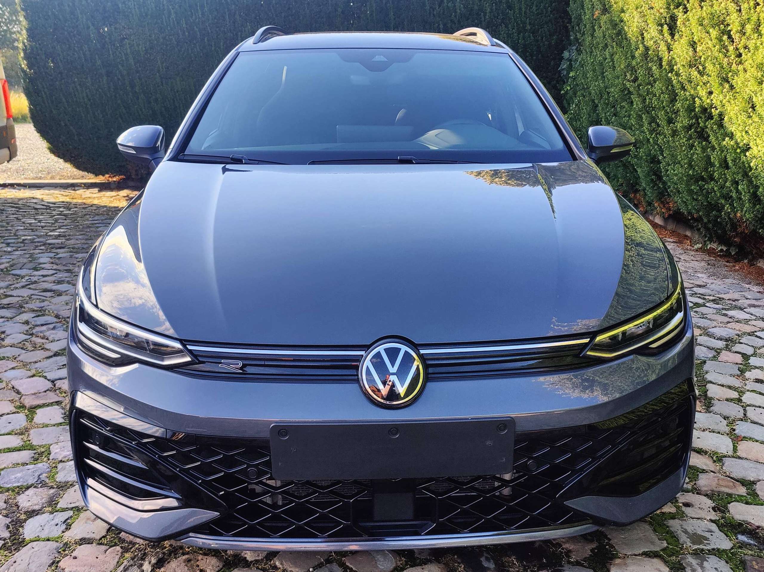 aefda5e1-9ee1-4af0-958e-c212735980253-volkswagen-golf-variant-golf-variant-85-facelift-1-5-tsi-r-line-20260905.jpg
