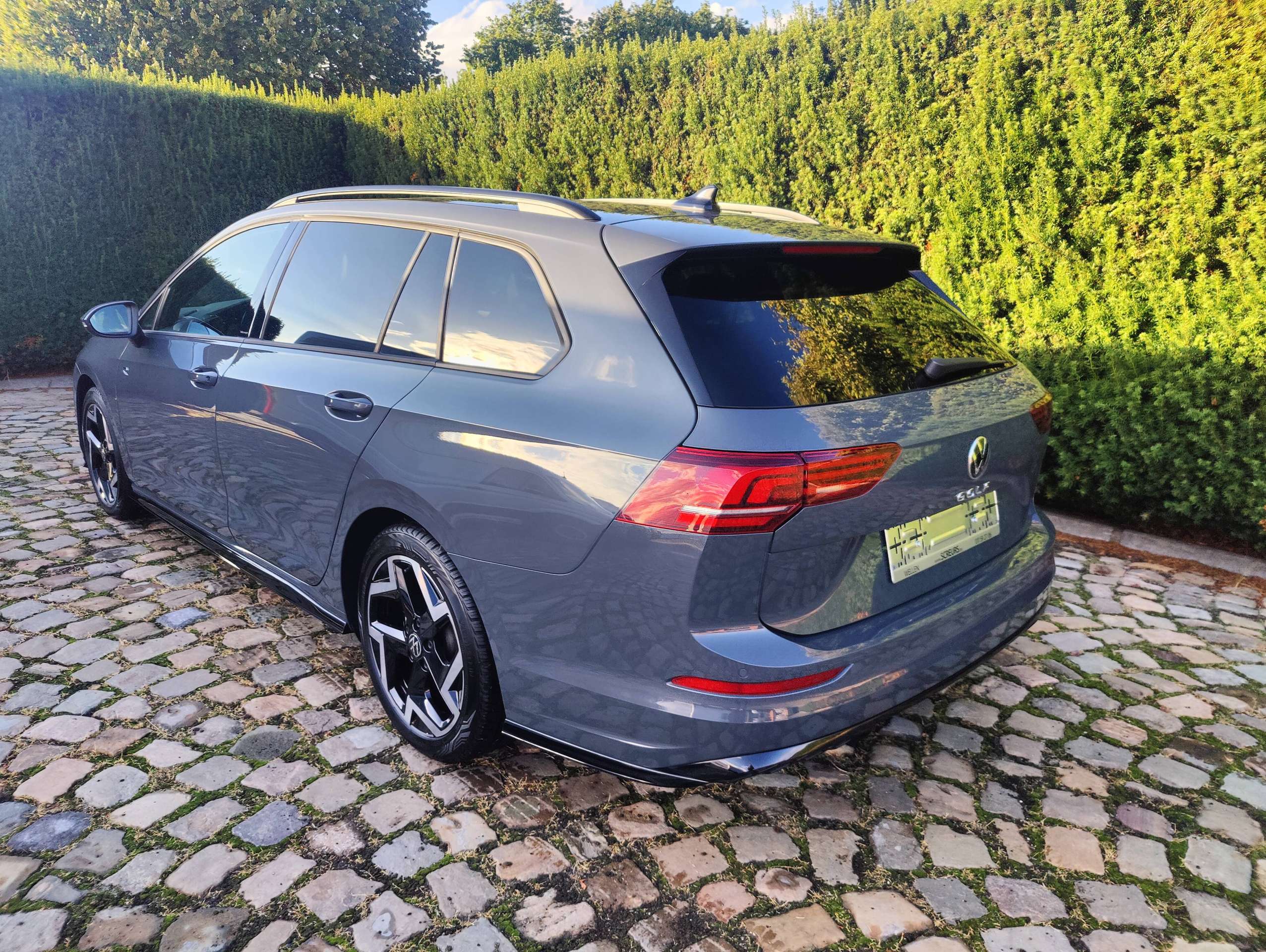 aefda5e1-9ee1-4af0-958e-c212735980256-volkswagen-golf-variant-golf-variant-85-facelift-1-5-tsi-r-line-20260905.jpg