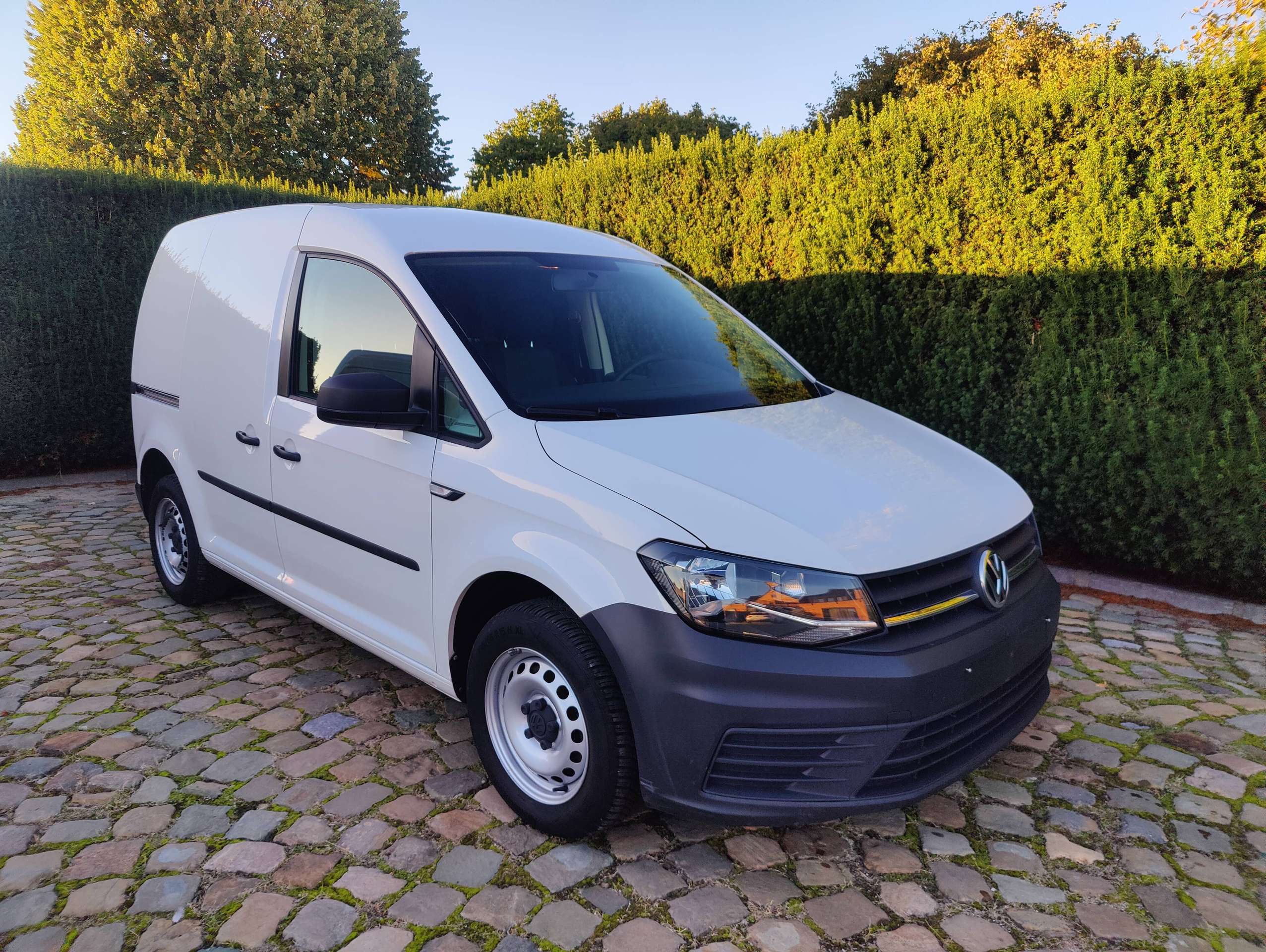 b95fc577-bb38-4a96-9a00-e205842138a81-volkswagen-caddy-2-0-cr-tdi-scr-netto-11529btw-20260922.jpg