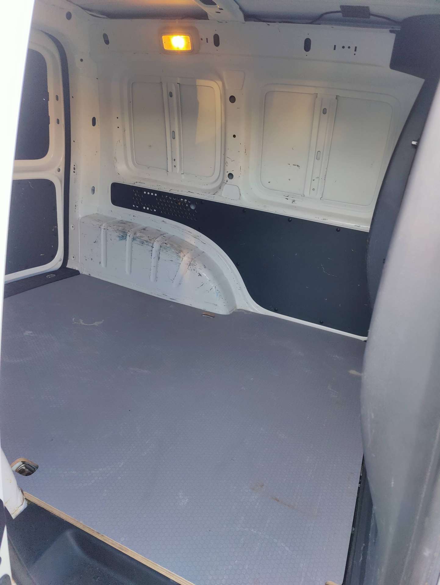 b95fc577-bb38-4a96-9a00-e205842138a812-volkswagen-caddy-2-0-cr-tdi-scr-netto-11529btw-20260922.jpg