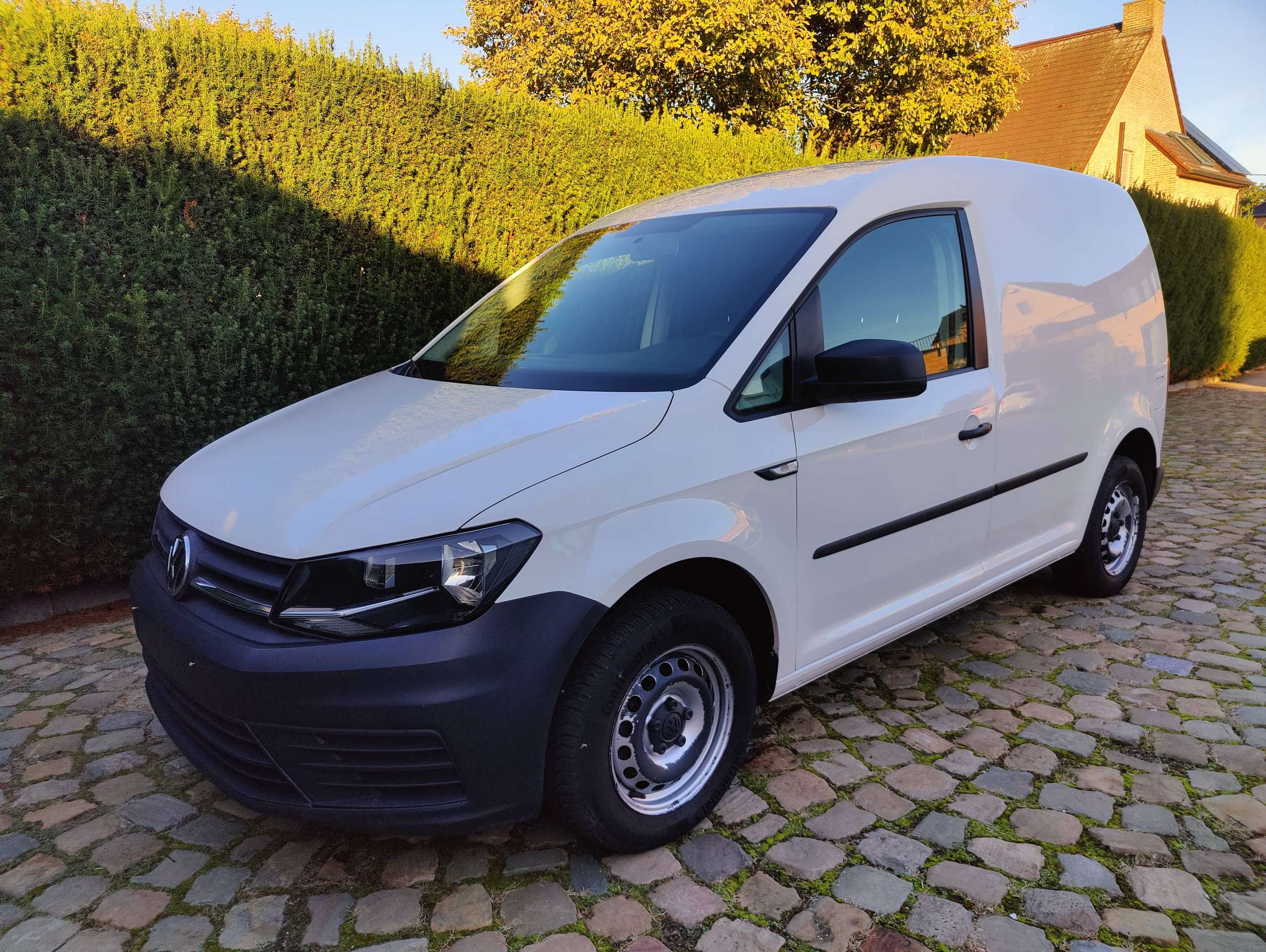 b95fc577-bb38-4a96-9a00-e205842138a83-volkswagen-caddy-2-0-cr-tdi-scr-netto-11529btw-20260922.jpg