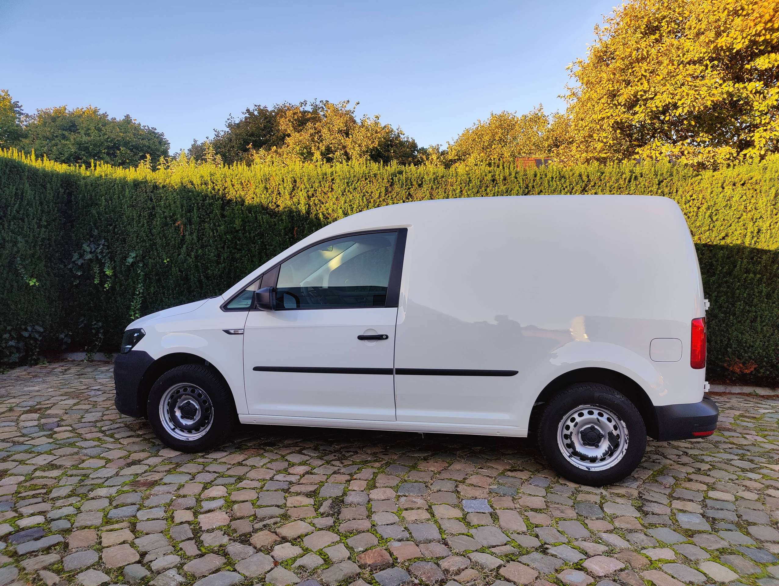b95fc577-bb38-4a96-9a00-e205842138a84-volkswagen-caddy-2-0-cr-tdi-scr-netto-11529btw-20260922.jpg