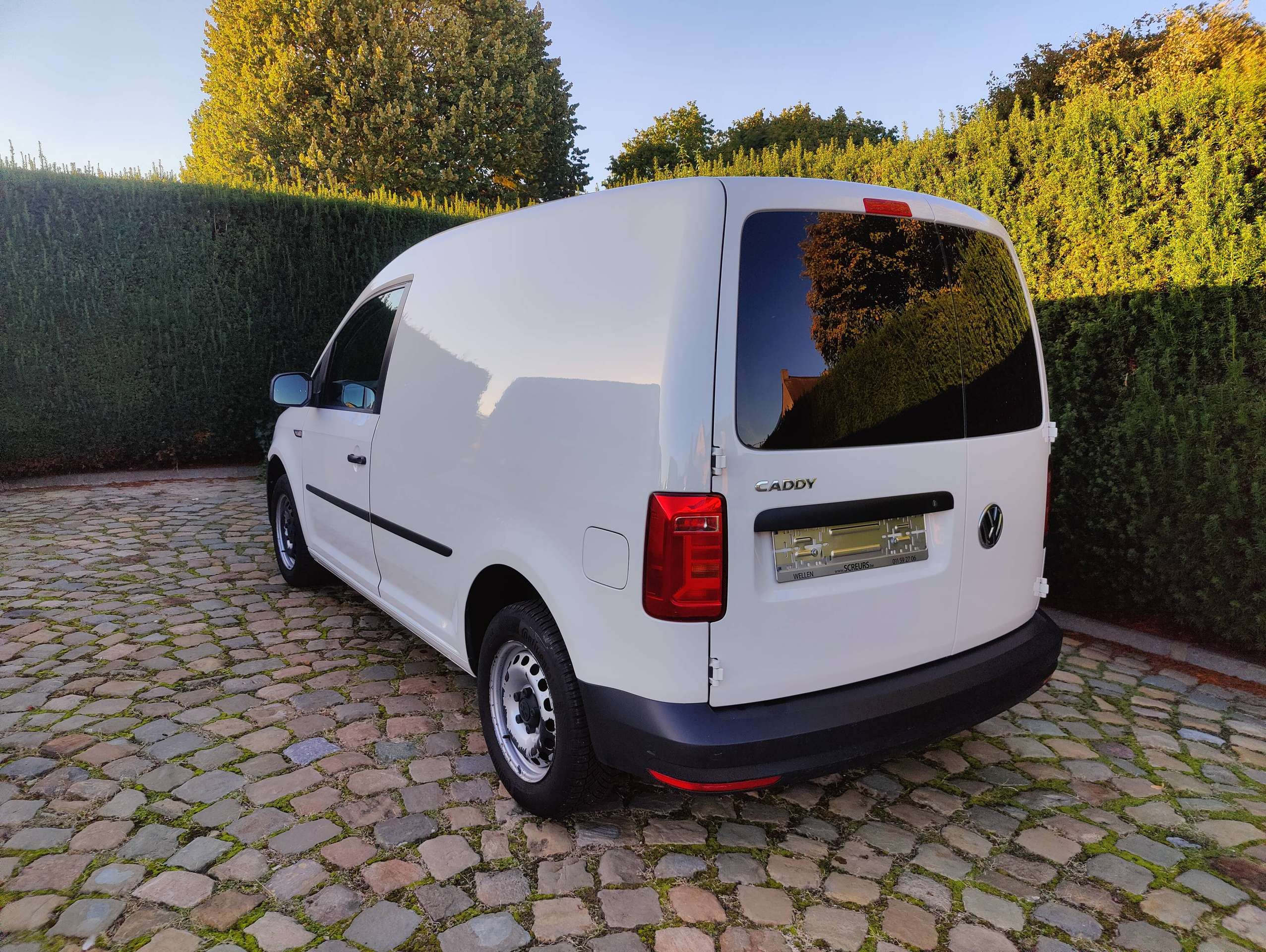 b95fc577-bb38-4a96-9a00-e205842138a85-volkswagen-caddy-2-0-cr-tdi-scr-netto-11529btw-20260922.jpg