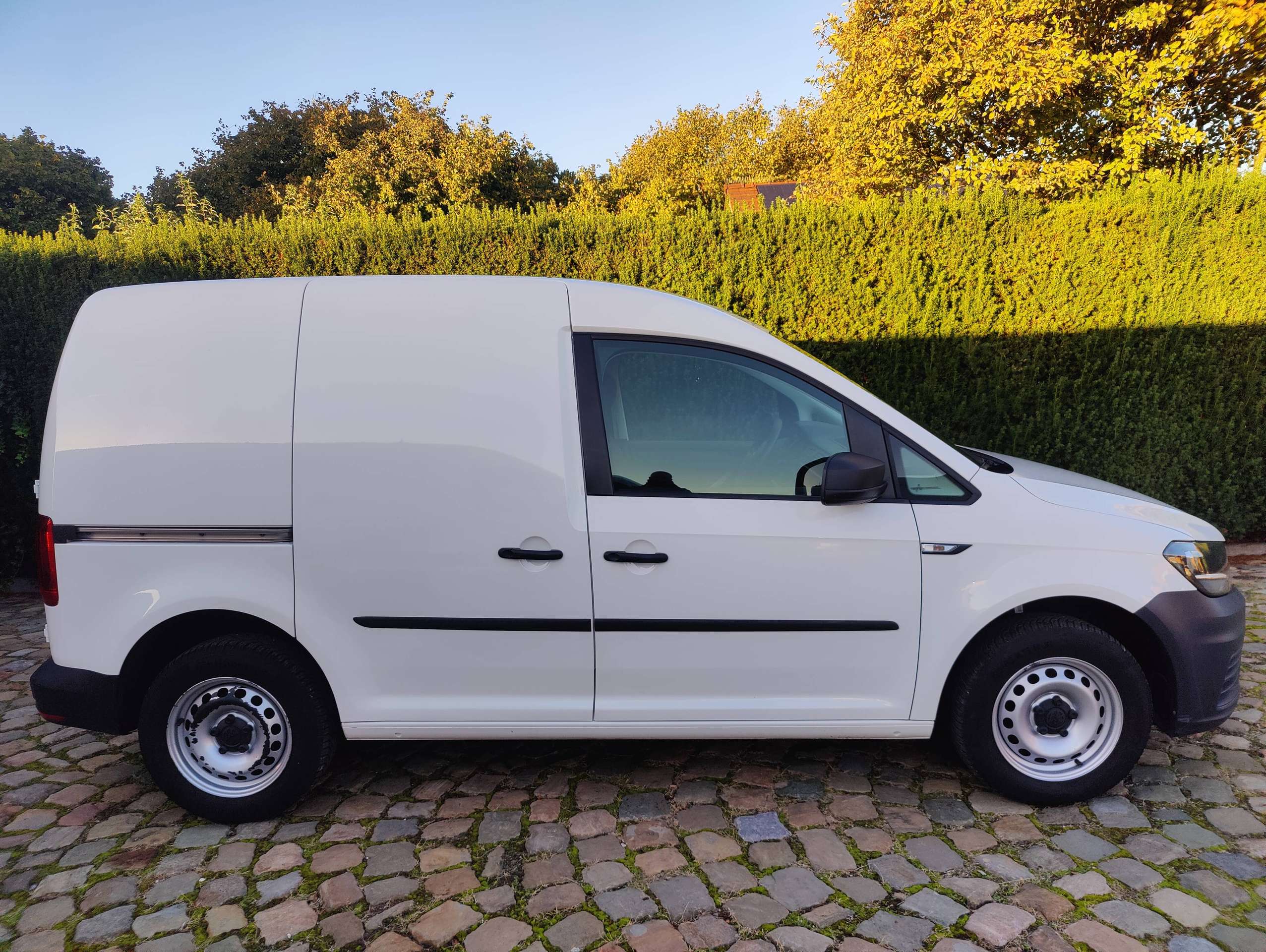 b95fc577-bb38-4a96-9a00-e205842138a88-volkswagen-caddy-2-0-cr-tdi-scr-netto-11529btw-20260922.jpg