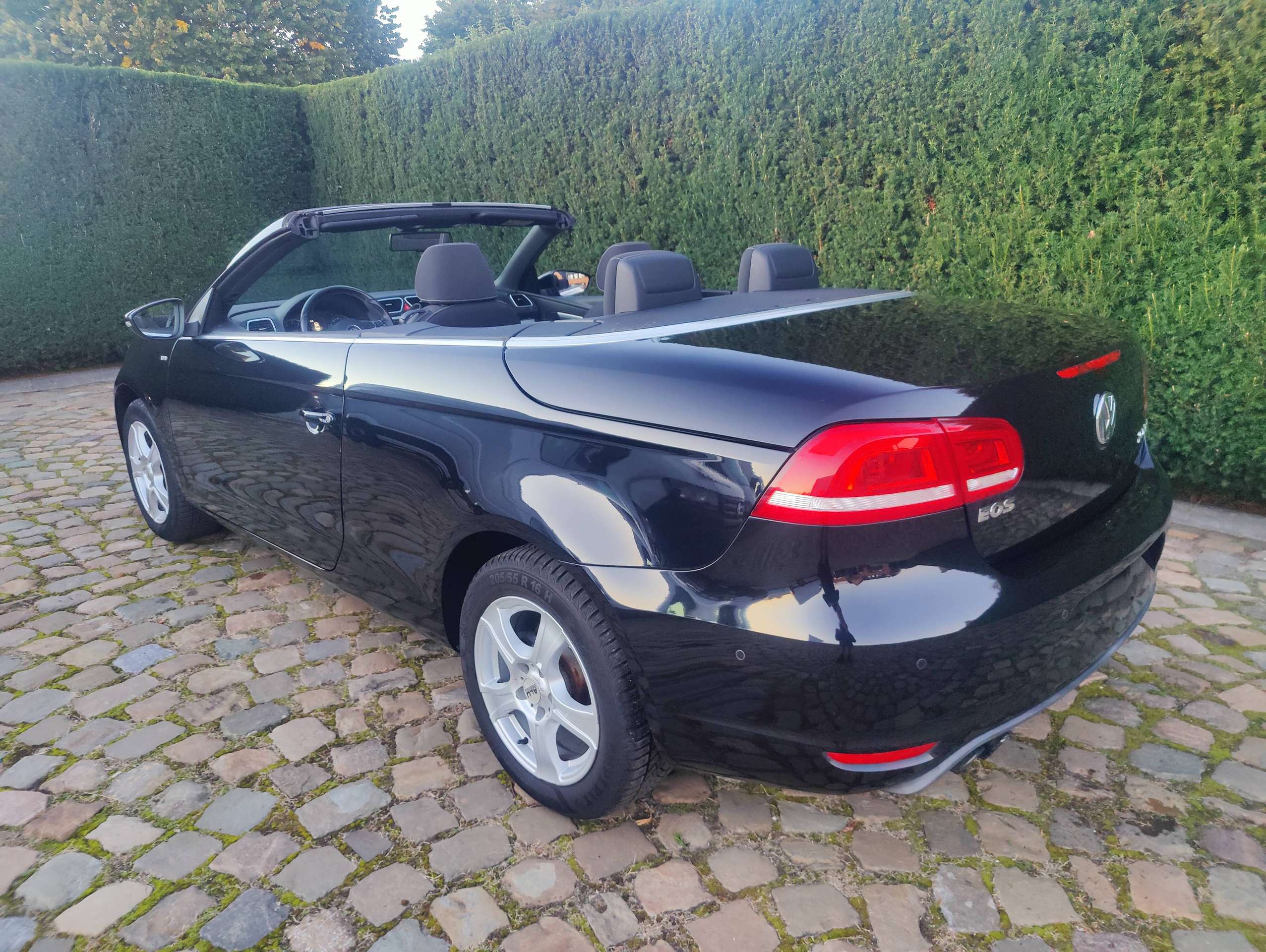 eb93f361-4343-4f1b-bc39-aa44753b9e8a3-volkswagen-eos-eos-2-0-tsi-20260926.jpg
