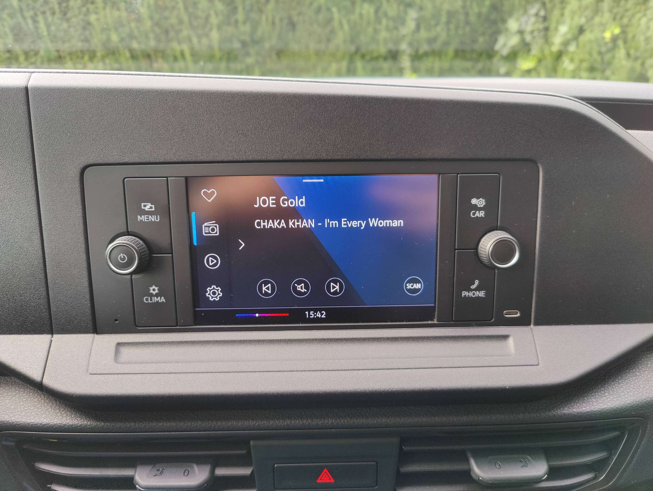 ee10c9f1-0953-42d4-95e9-7d1bd5d62c0914-volkswagen-caddy-van-2-0-tdi-20260920.jpg
