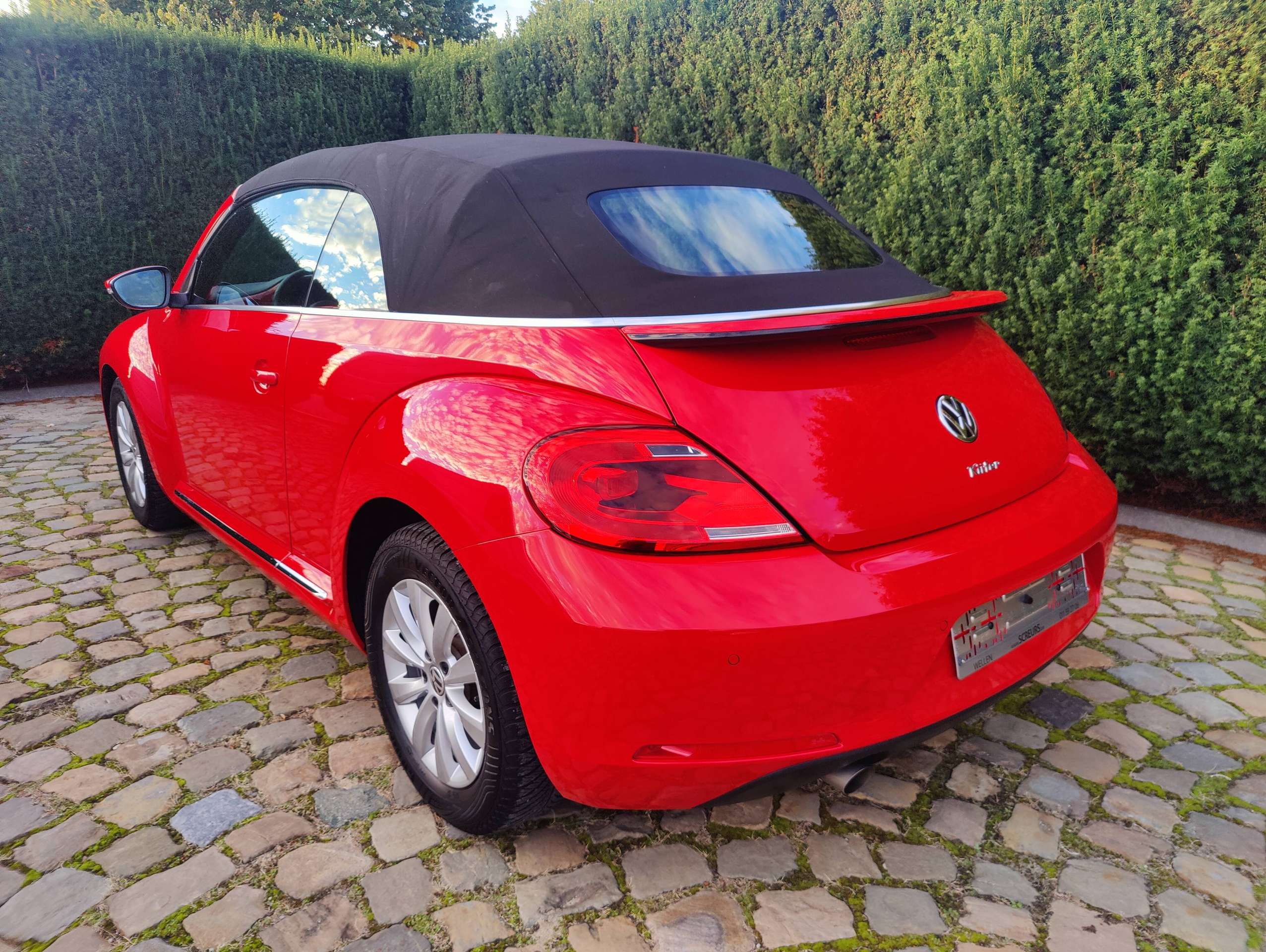 f6655673-ca74-40c7-b8f0-54574058a36d13-volkswagen-beetle-beetle-cabriolet-1-2-tsi-20260924.jpg