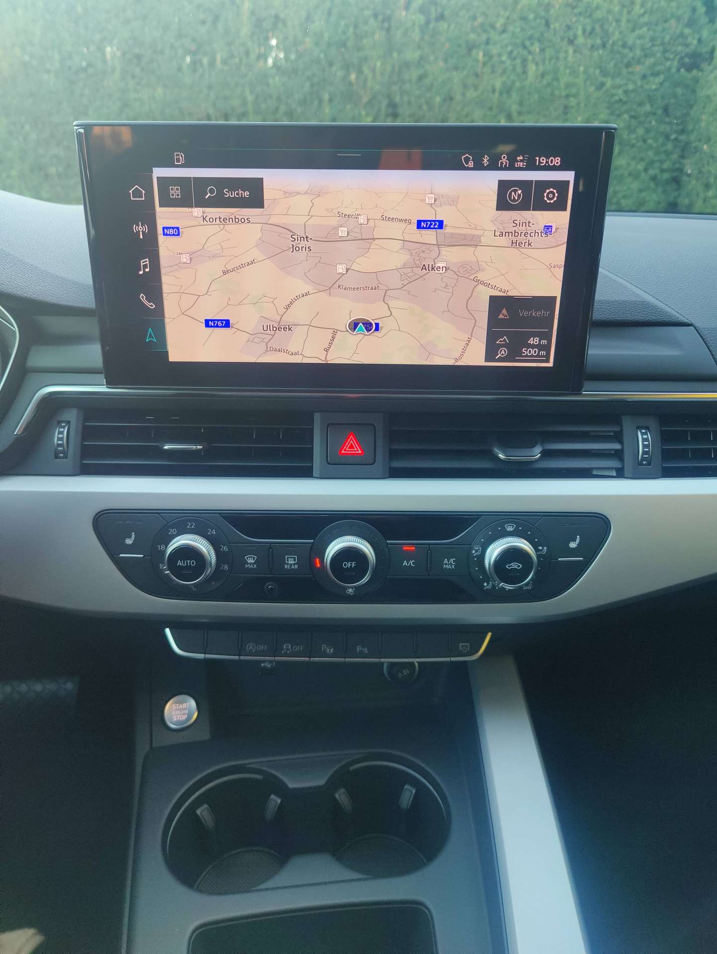 f82948d8-7f65-4296-84dd-e75adc64346c14-audi-a4-a4-avant-35-tfsi-sport-edition-s-line-s-tronic-20260926.jpg