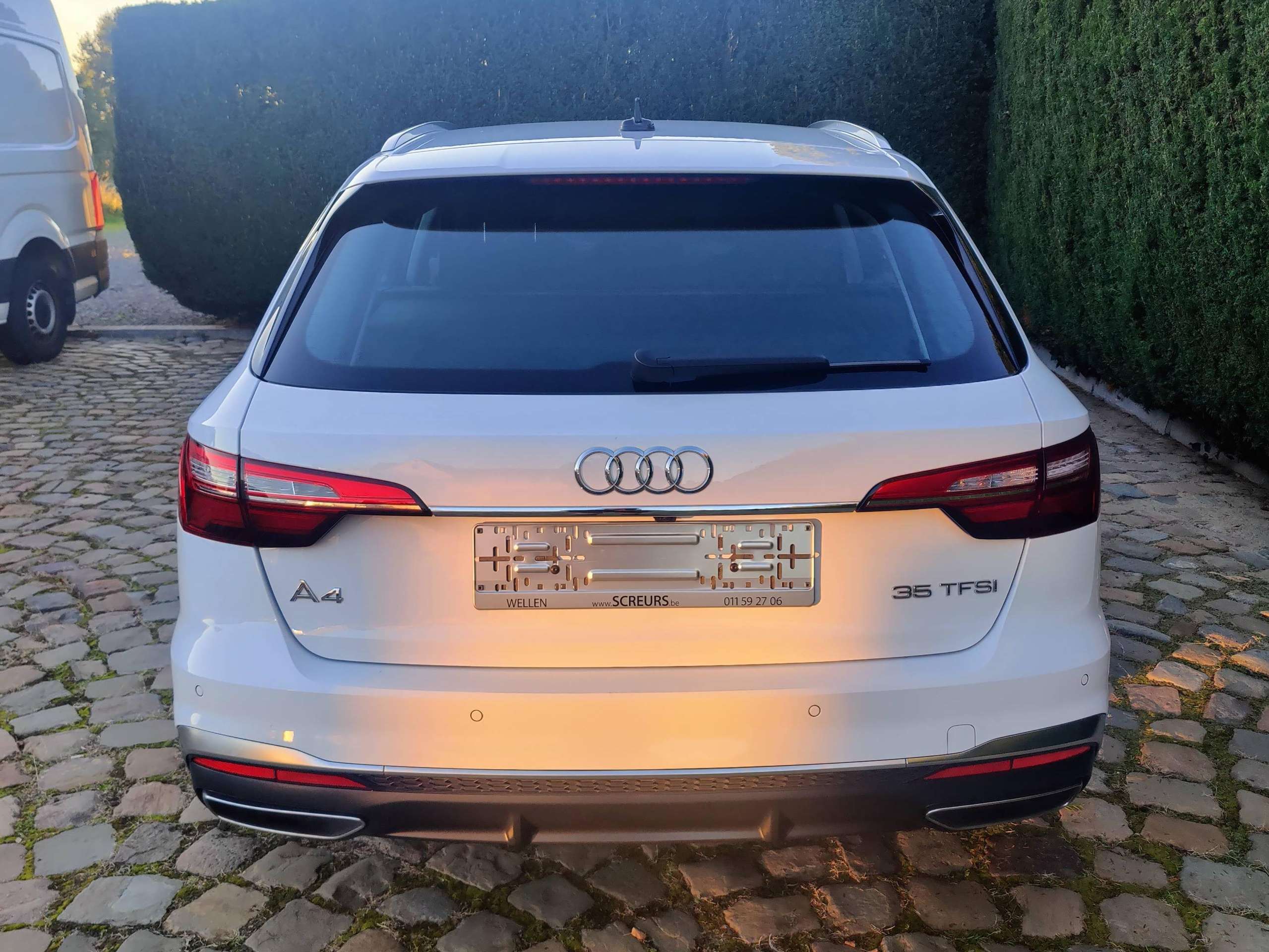 f82948d8-7f65-4296-84dd-e75adc64346c6-audi-a4-a4-avant-35-tfsi-sport-edition-s-line-s-tronic-20260926.jpg