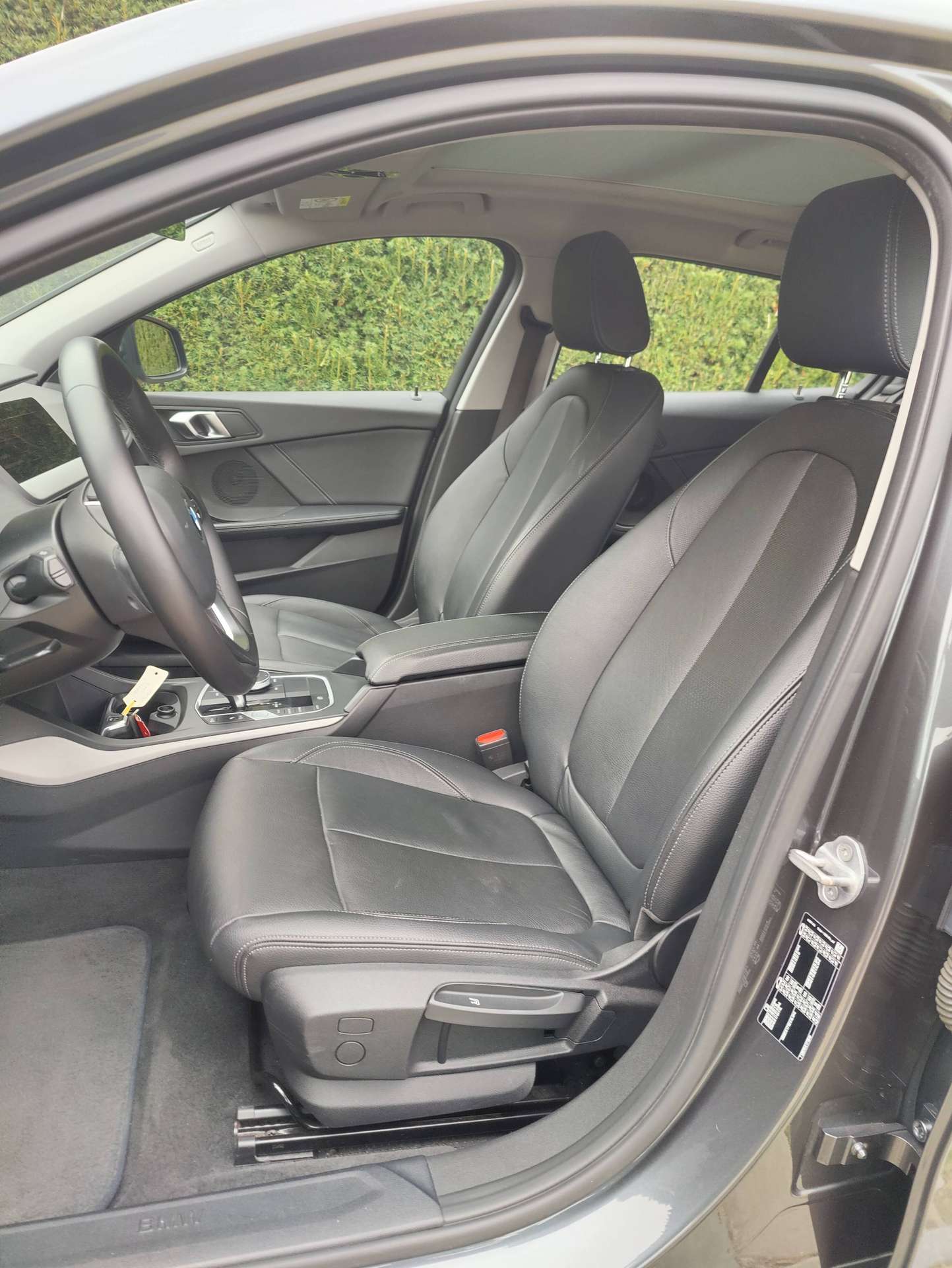 0bc6018b-8f99-4e36-a961-5f3f9238ed6610-bmw-118-118ia-opf-20261010.jpg