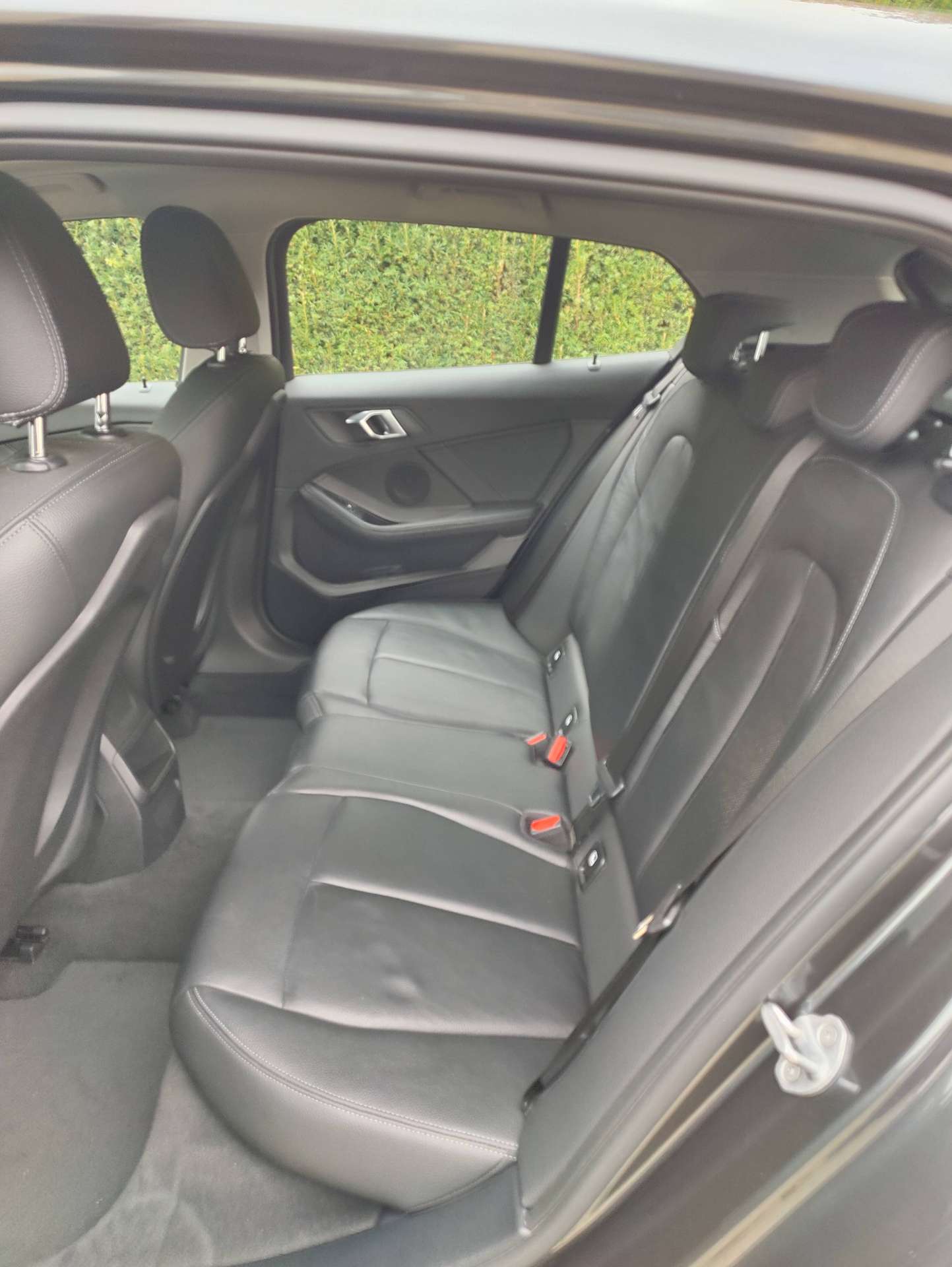 0bc6018b-8f99-4e36-a961-5f3f9238ed6611-bmw-118-118ia-opf-20261010.jpg
