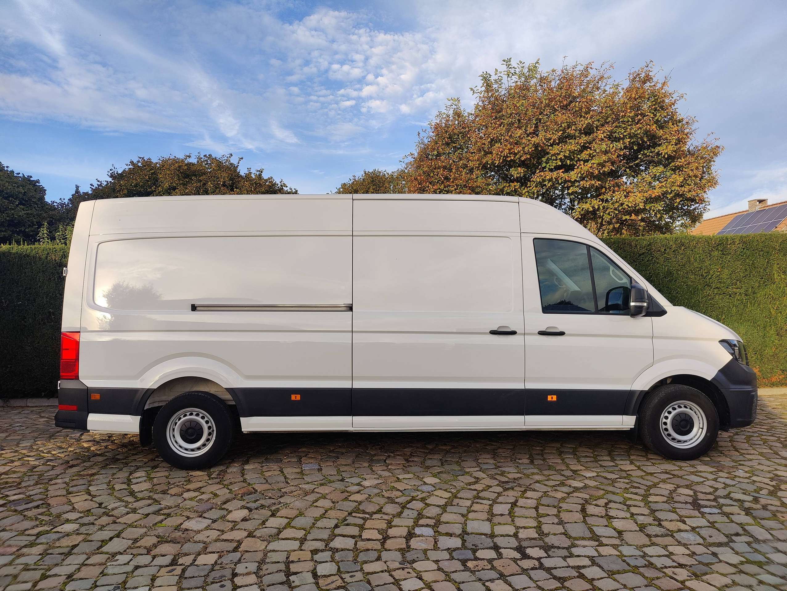 17864b4f-f419-47ec-91e0-5bb0a9ac18f08-volkswagen-crafter-crafter-2-0-cr-tdi-l4h3-navigatieandroid-auto-apple-carplay-20261003.jpg
