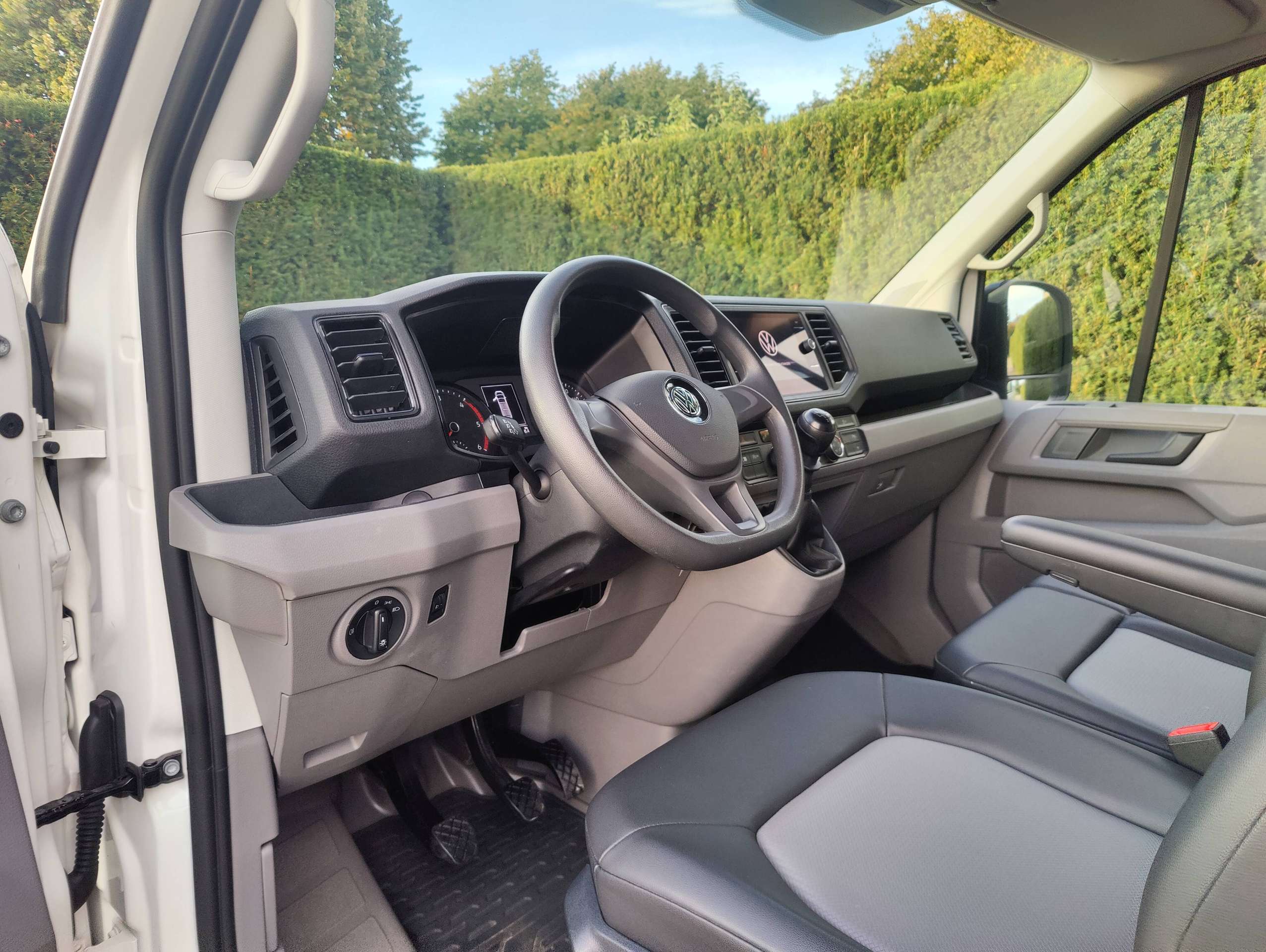 17864b4f-f419-47ec-91e0-5bb0a9ac18f09-volkswagen-crafter-crafter-2-0-cr-tdi-l4h3-navigatieandroid-auto-apple-carplay-20261003.jpg