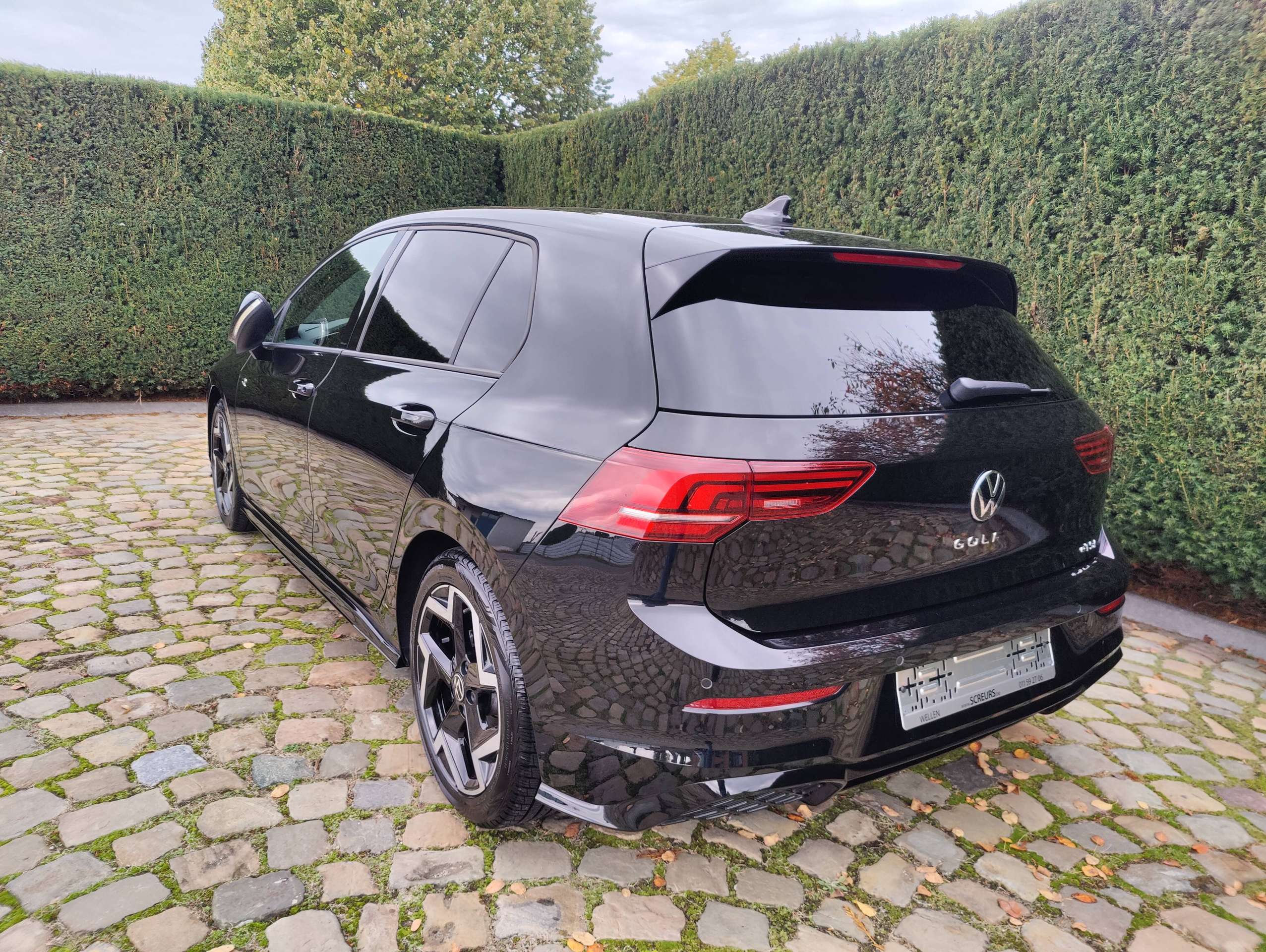 64ba123a-d59a-47fe-8fea-f020a37742026-volkswagen-golf-viii-1-5-etsi-r-line-20261022.jpg